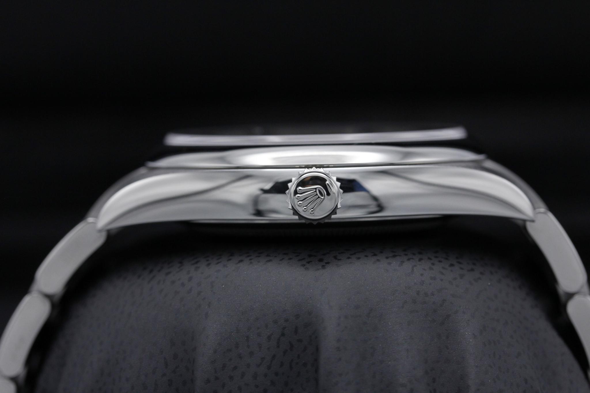 Watch Image 3