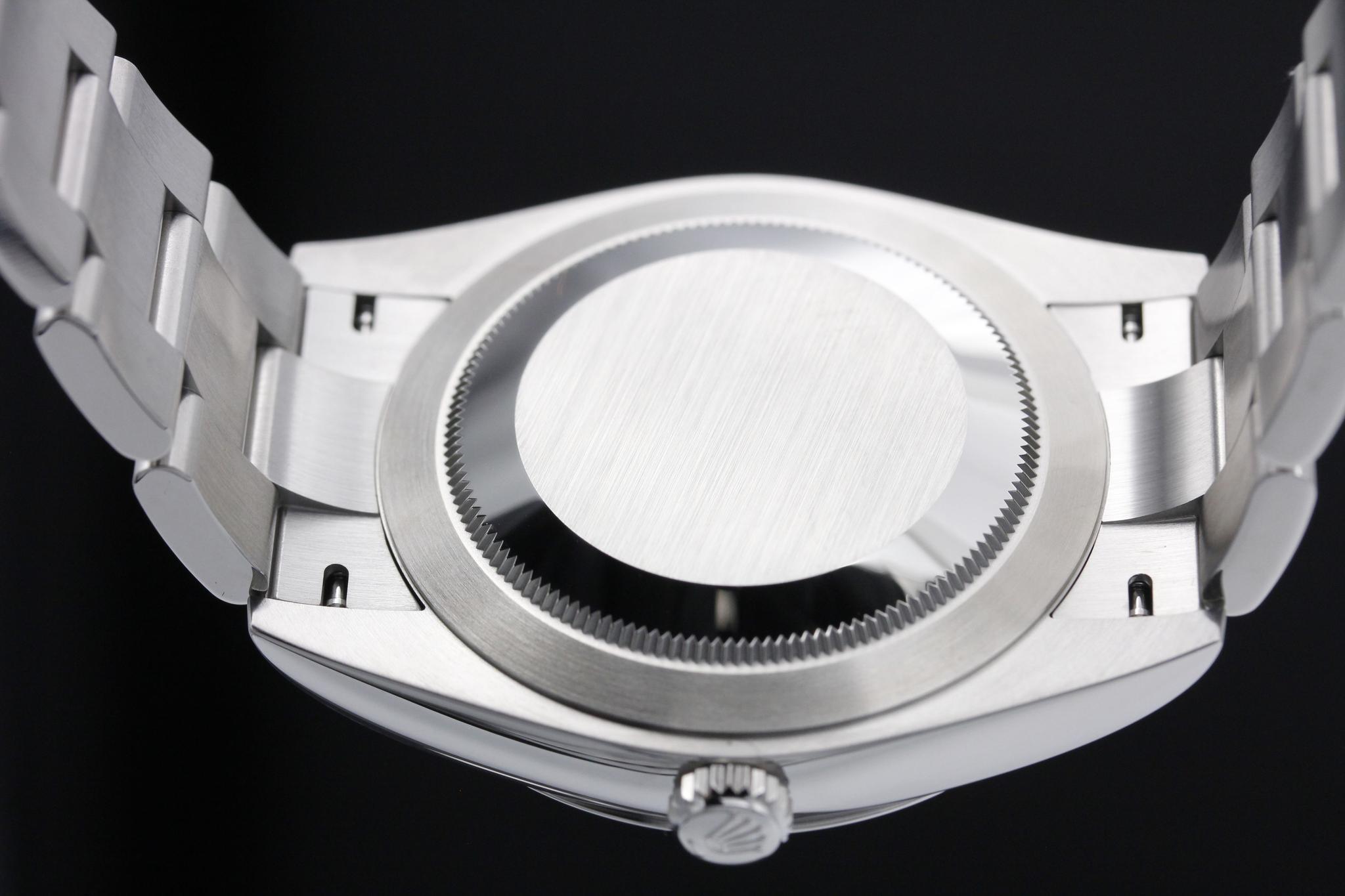 Watch Image 7