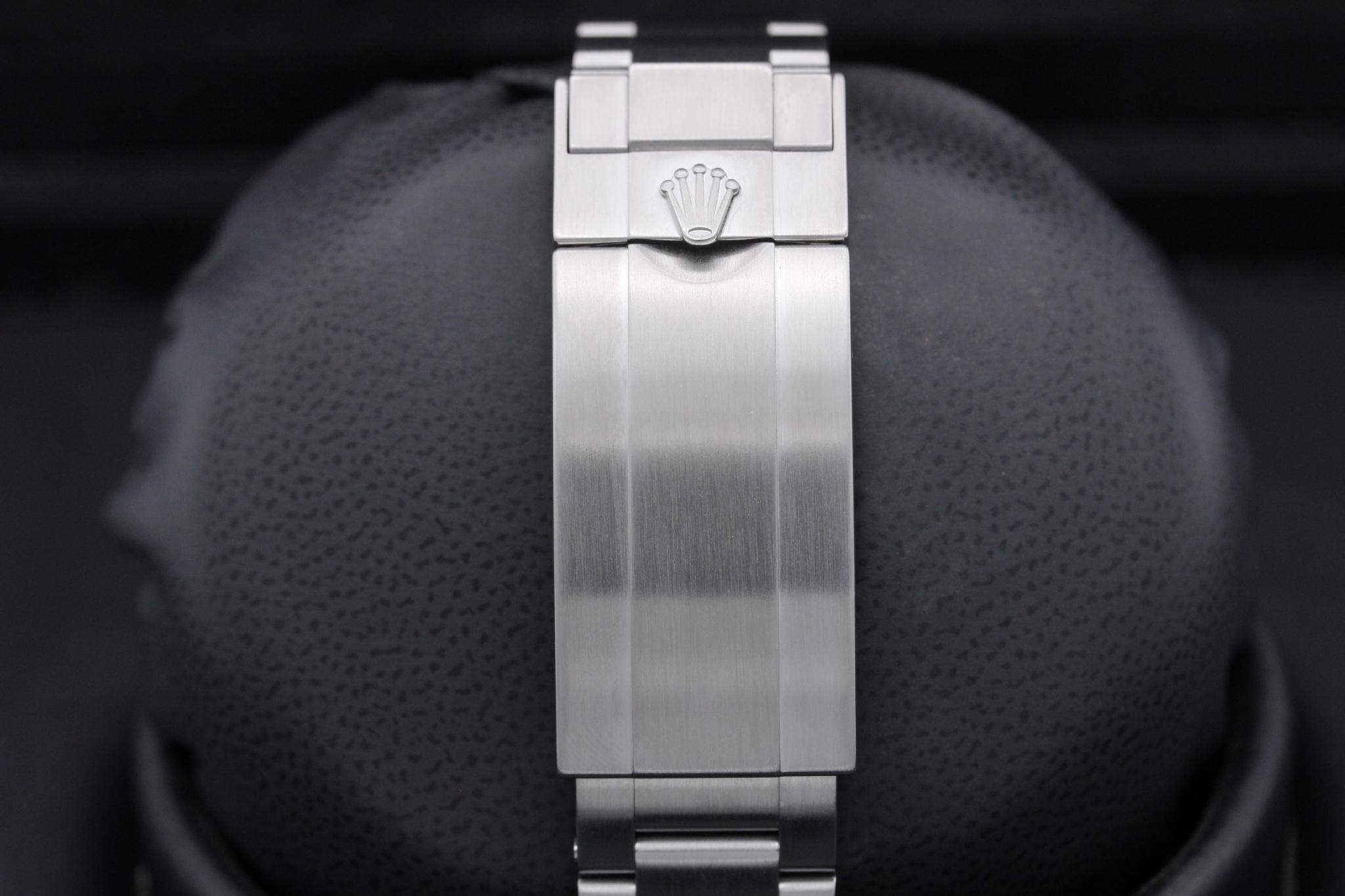 Watch Image 8