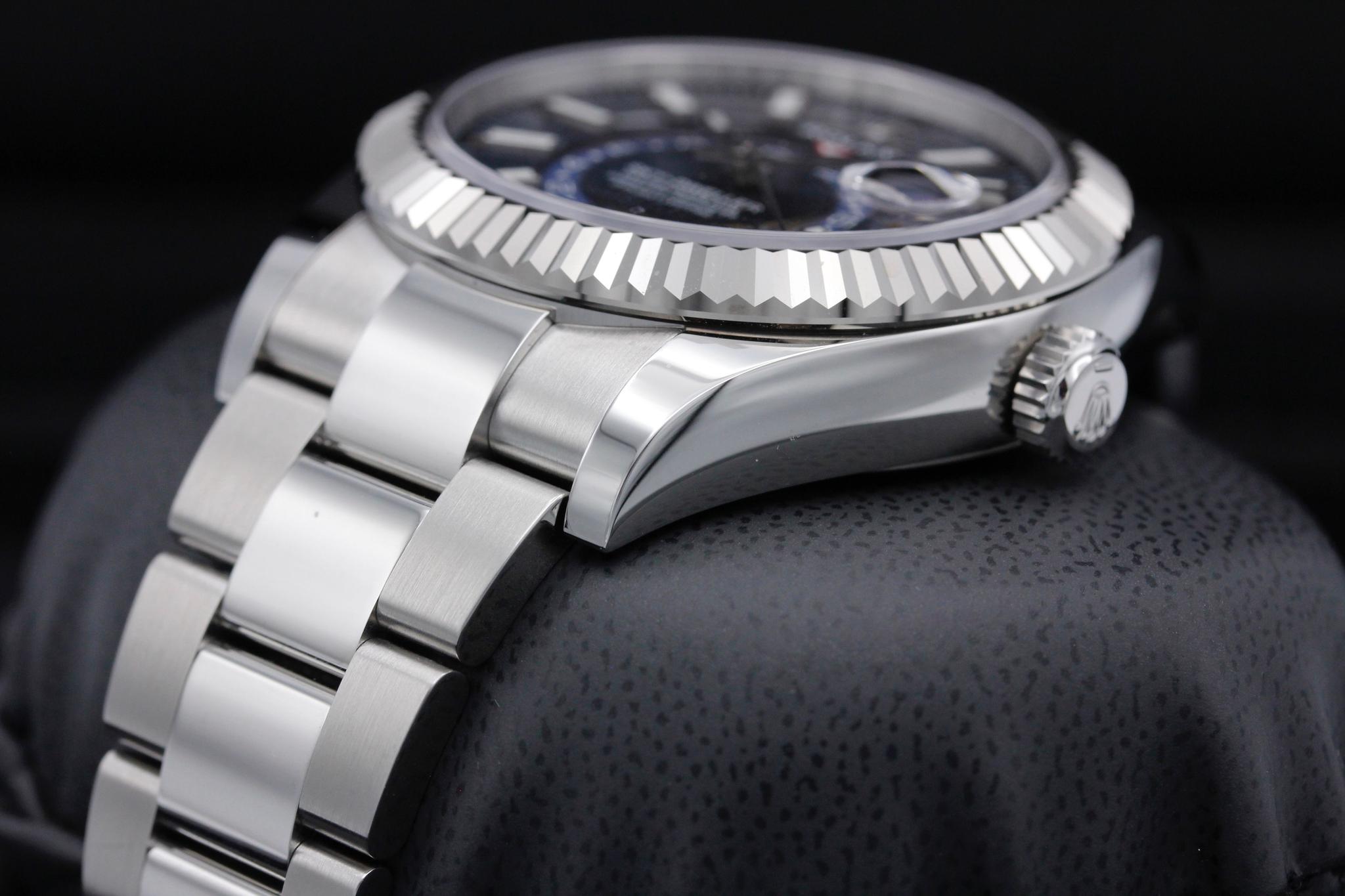 Watch Image 2