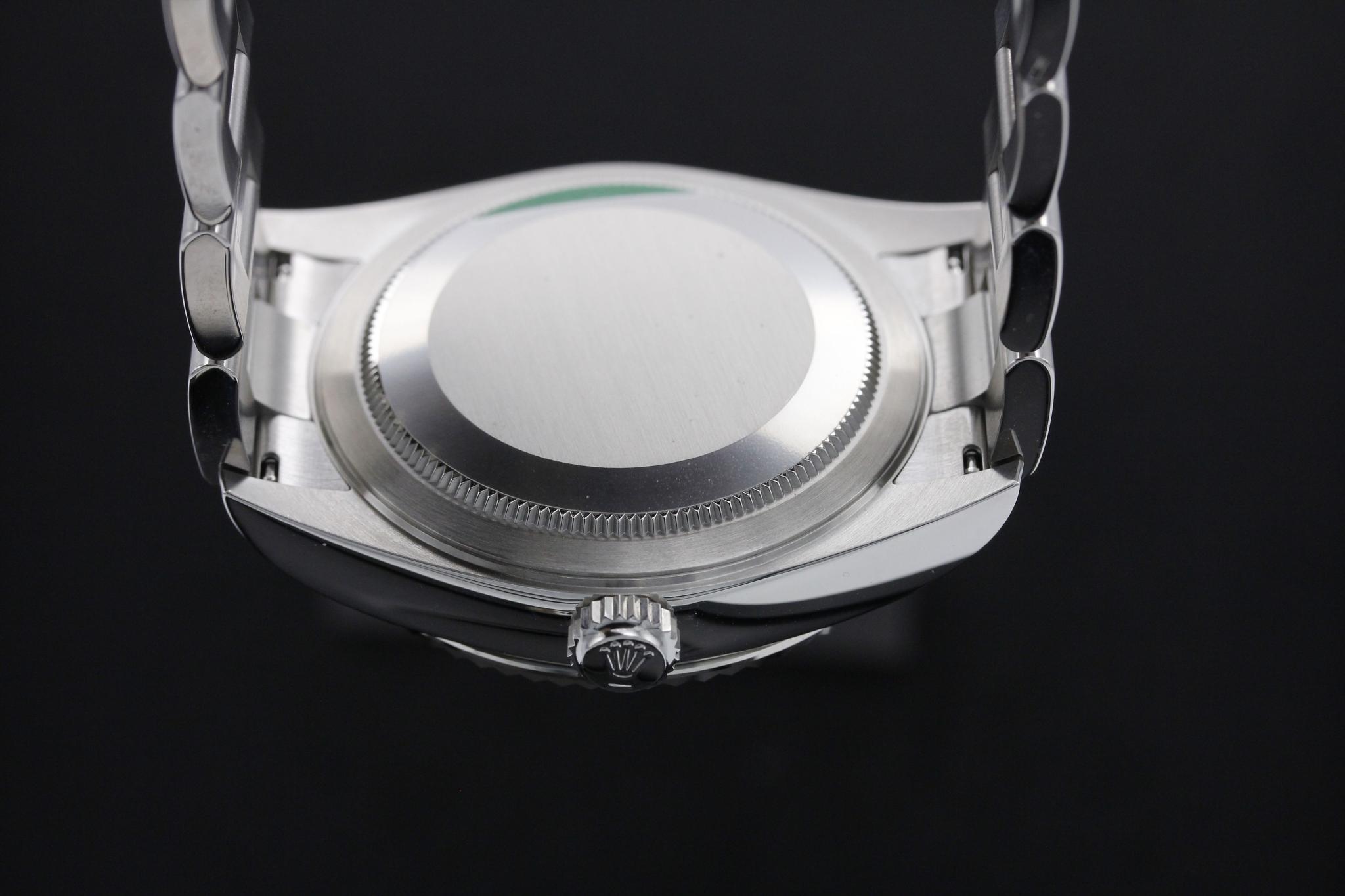 Watch Image 7