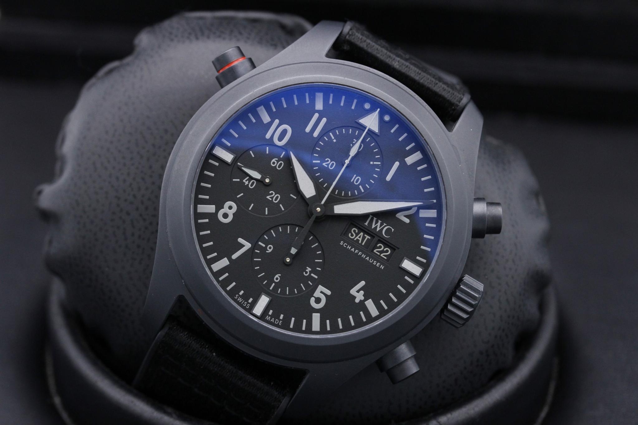 Watch Image 10