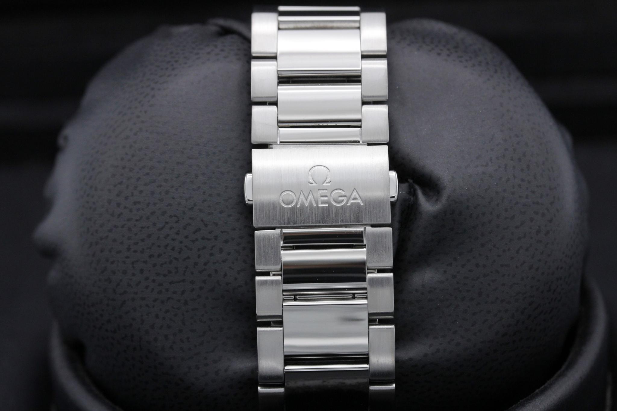 Watch Image 8