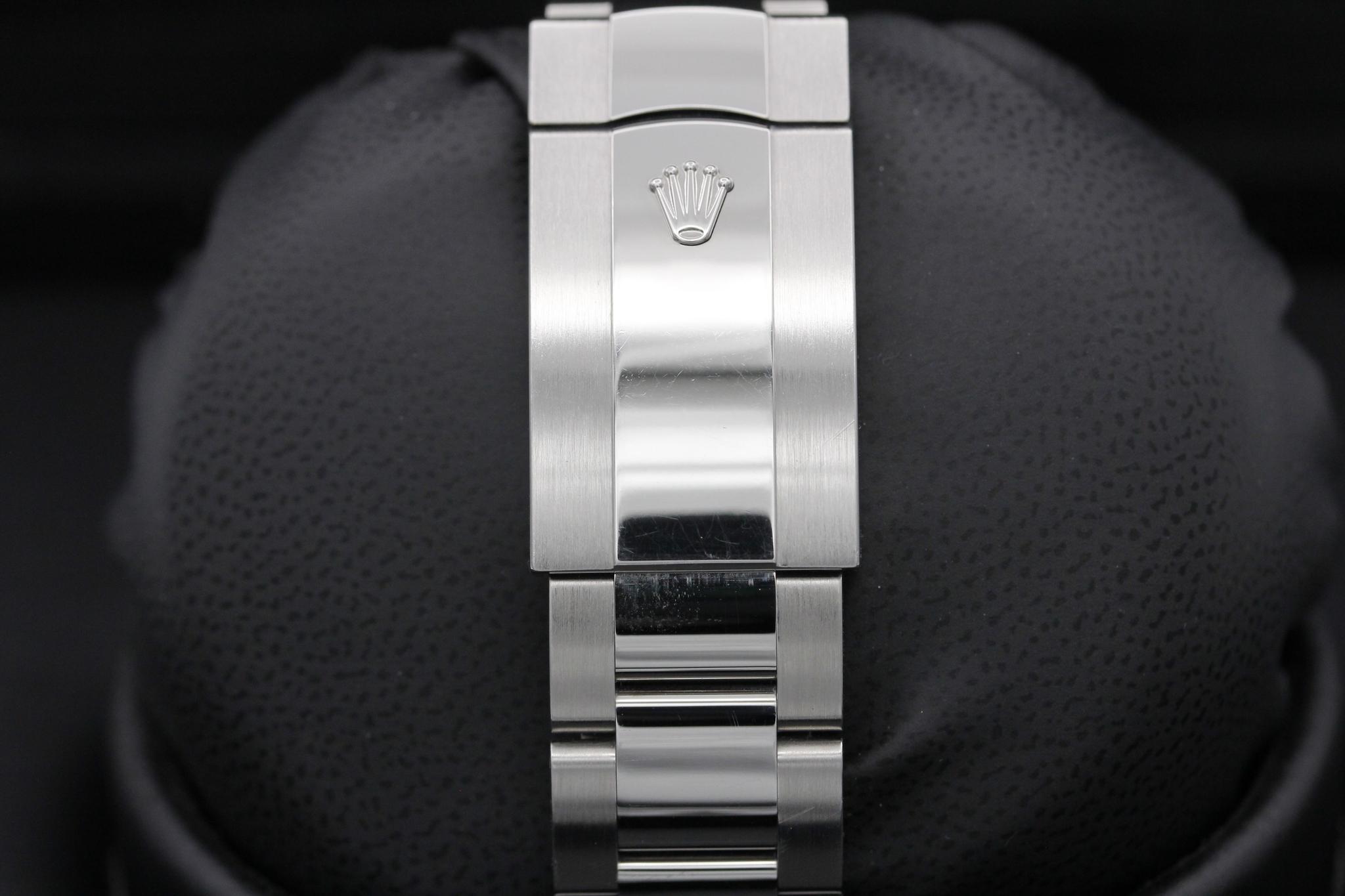 Watch Image 8