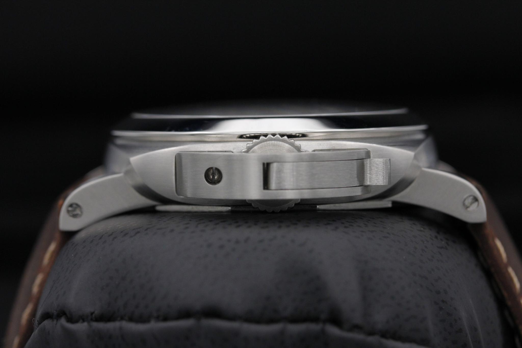 Watch Image 3