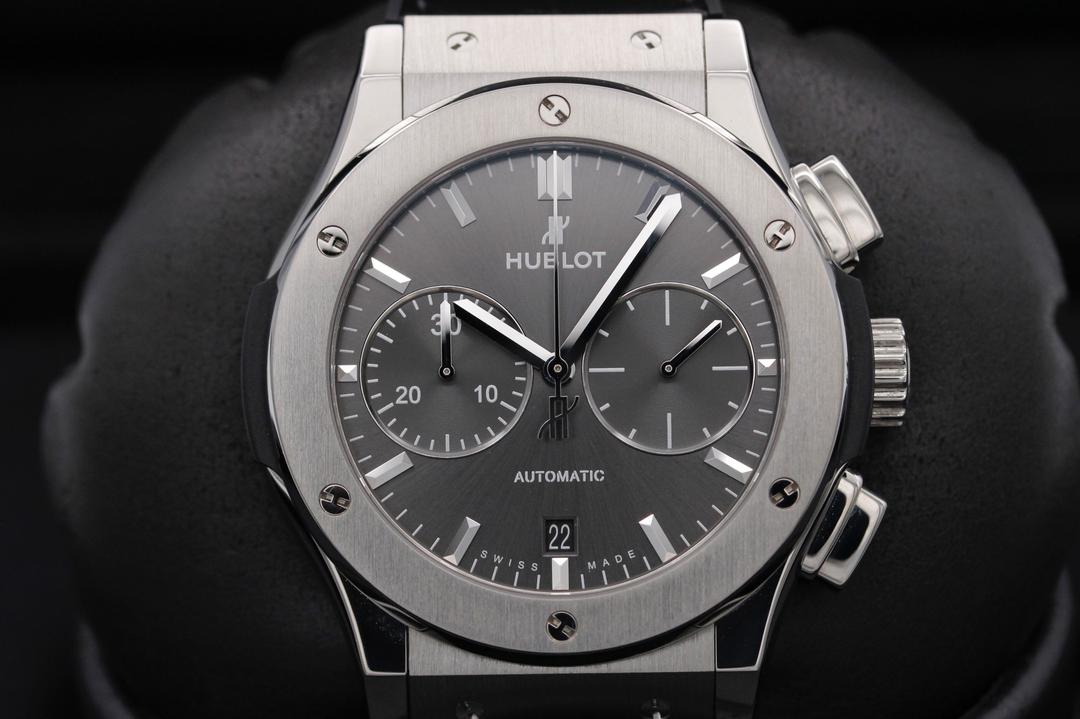 Hublot Classic Fusion Racing Grey 521.NX.7071.LR