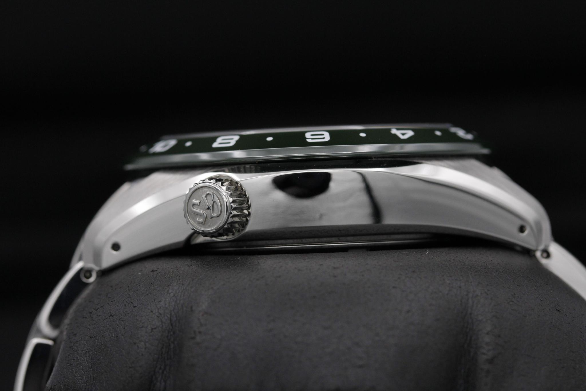 Watch Image 3