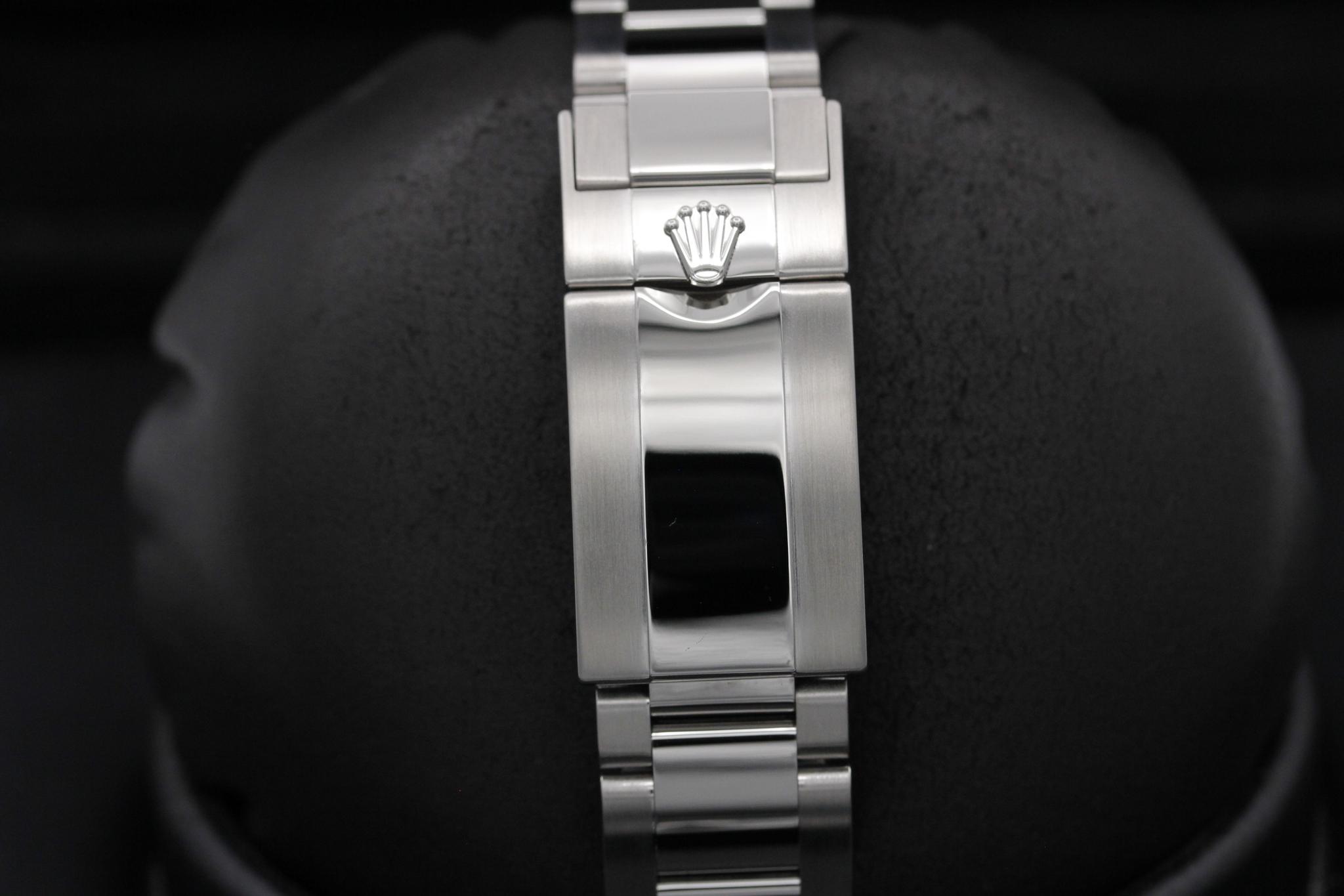 Watch Image 8