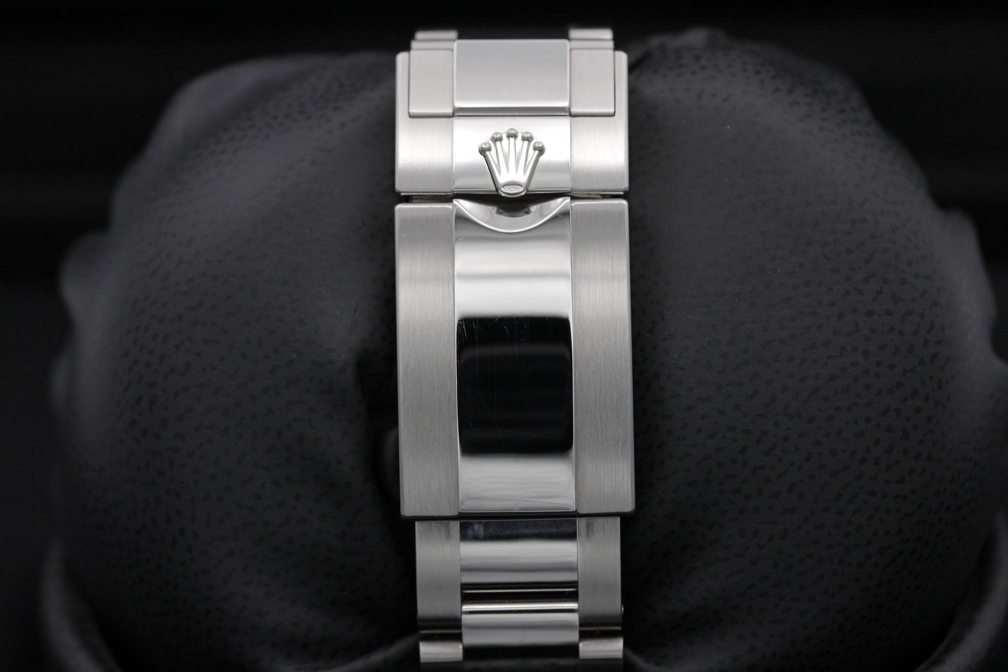 Watch Image 8