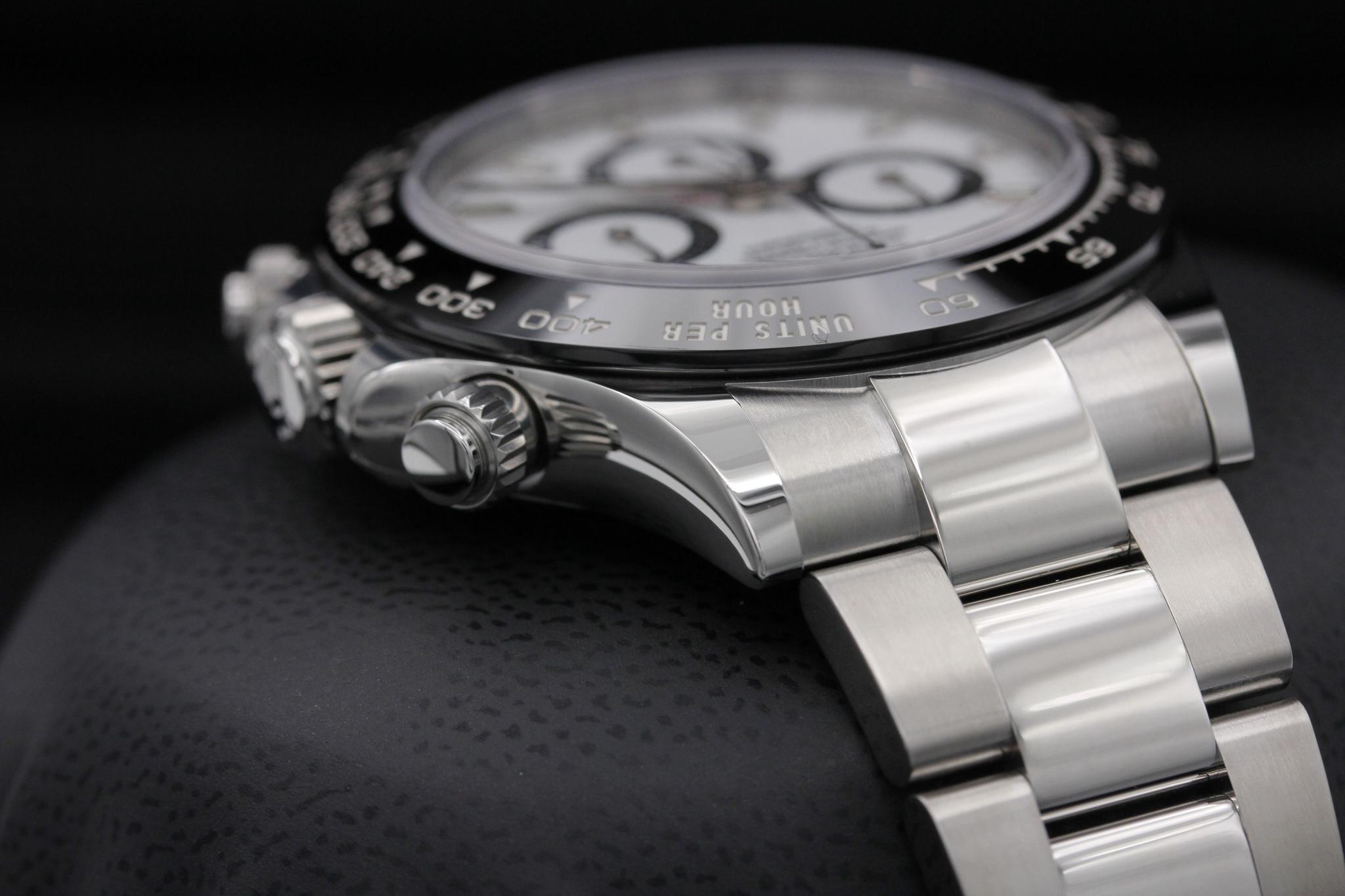 Watch Image 4