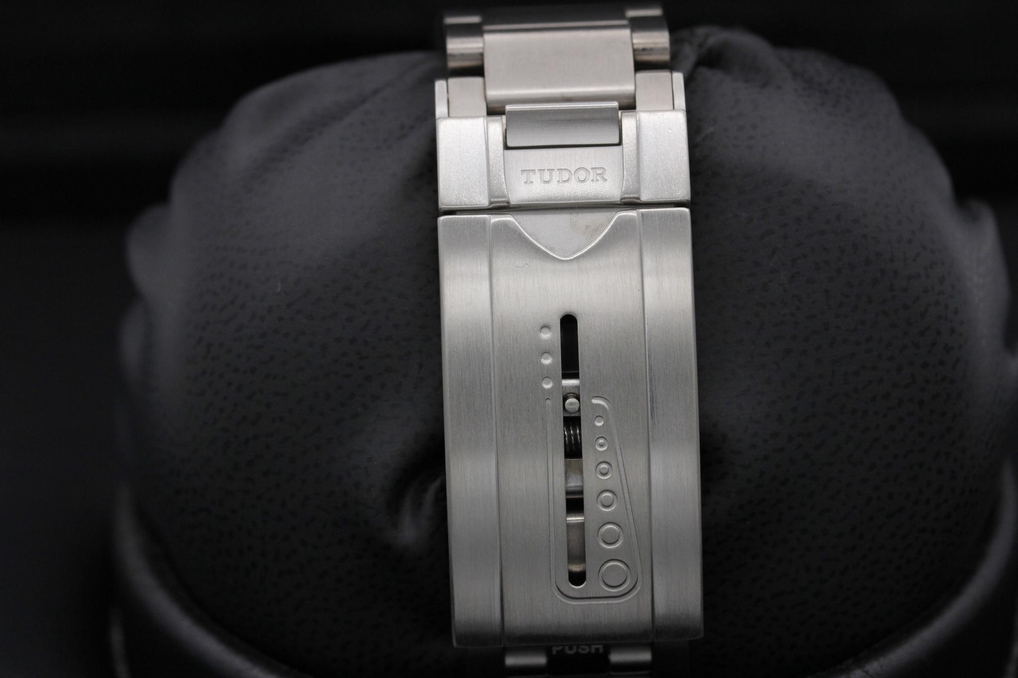 Watch Image 8