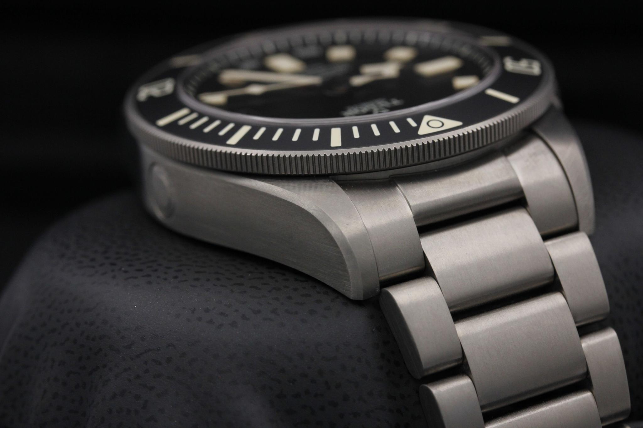Watch Image 6