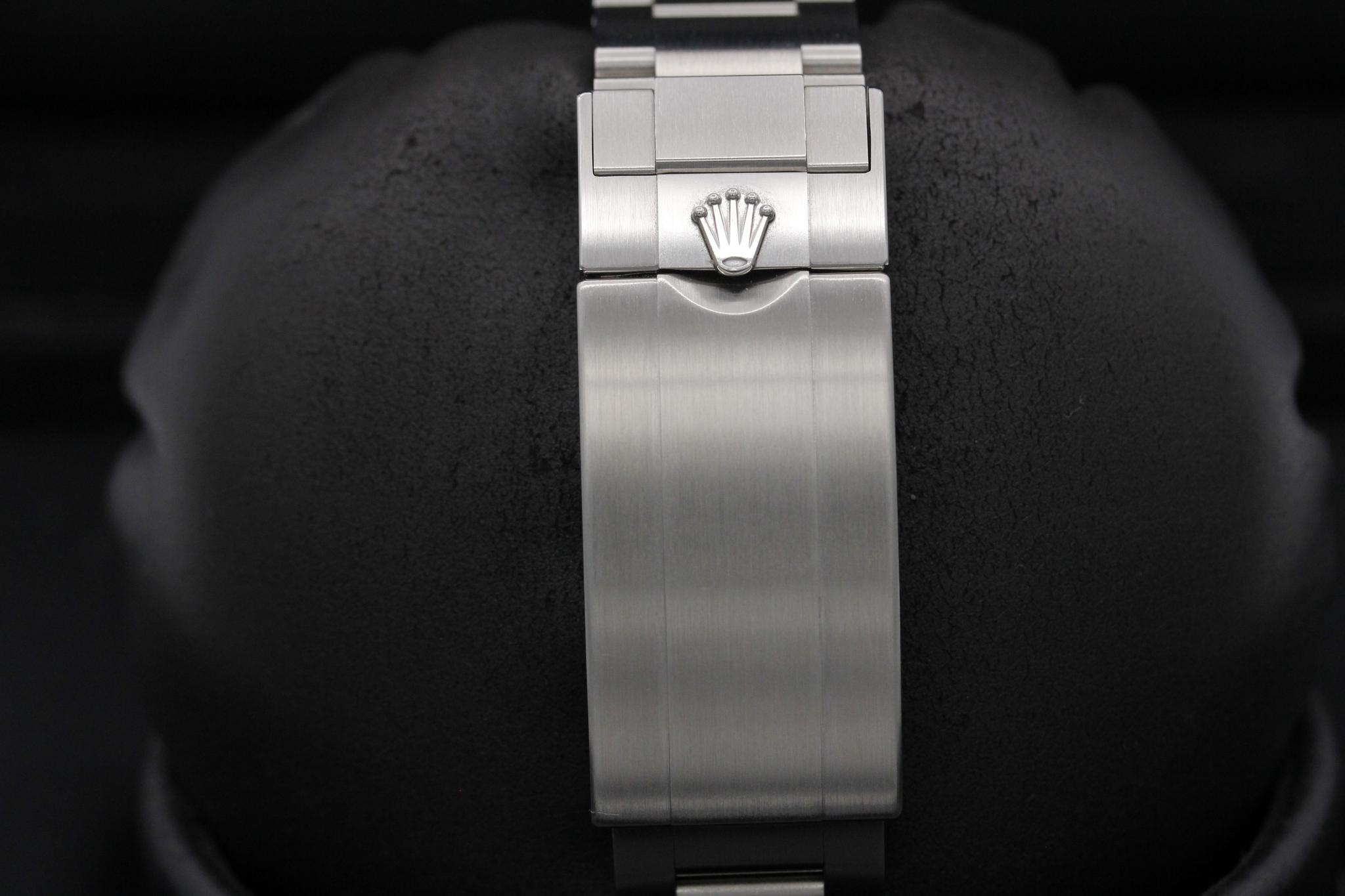 Watch Image 8