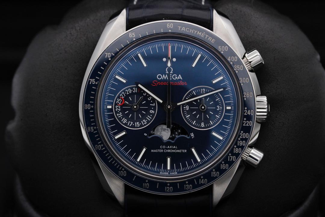 Omega Speedmaster Moonphase 304.33.44.52.03.001