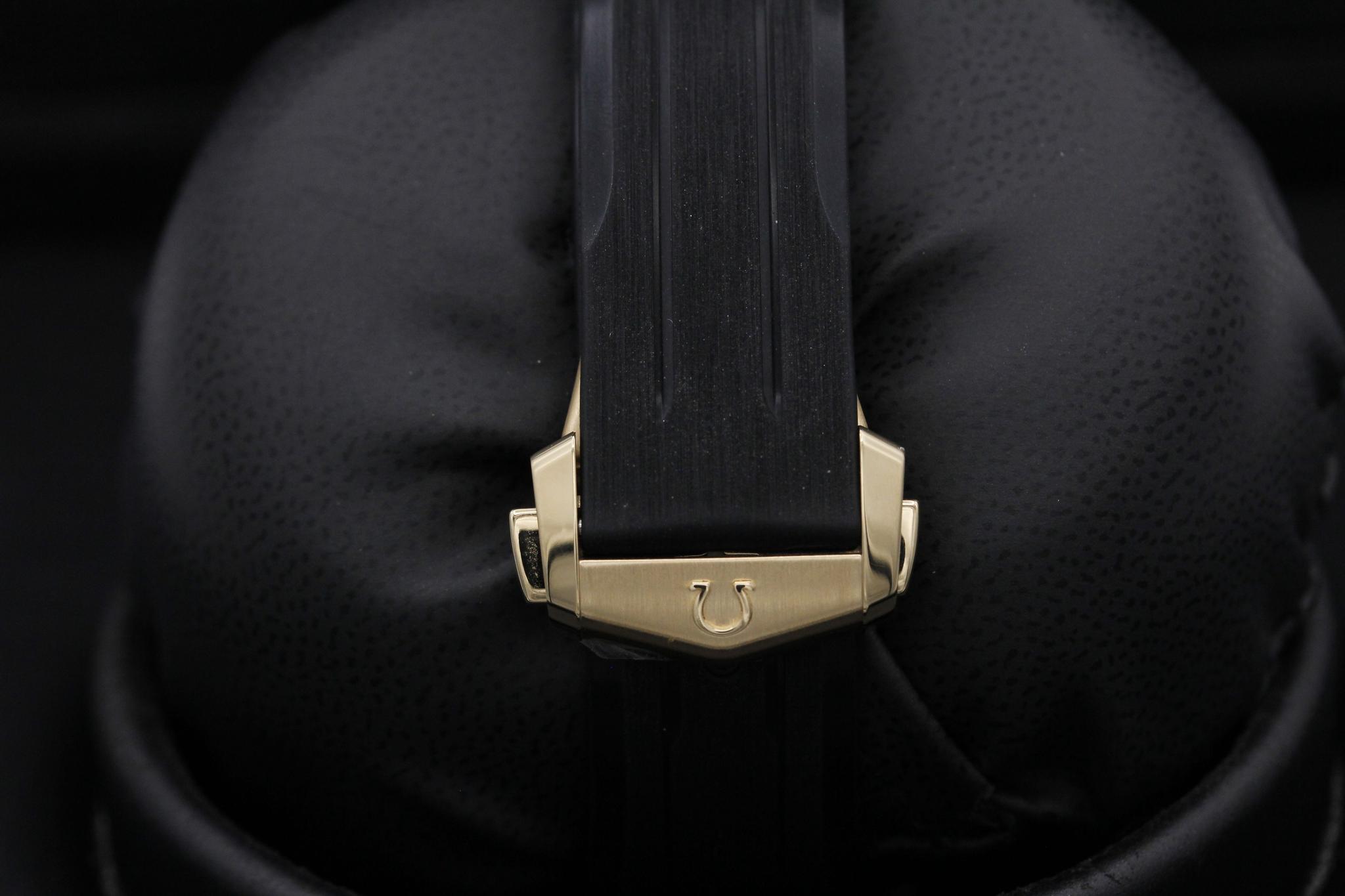 Watch Image 8