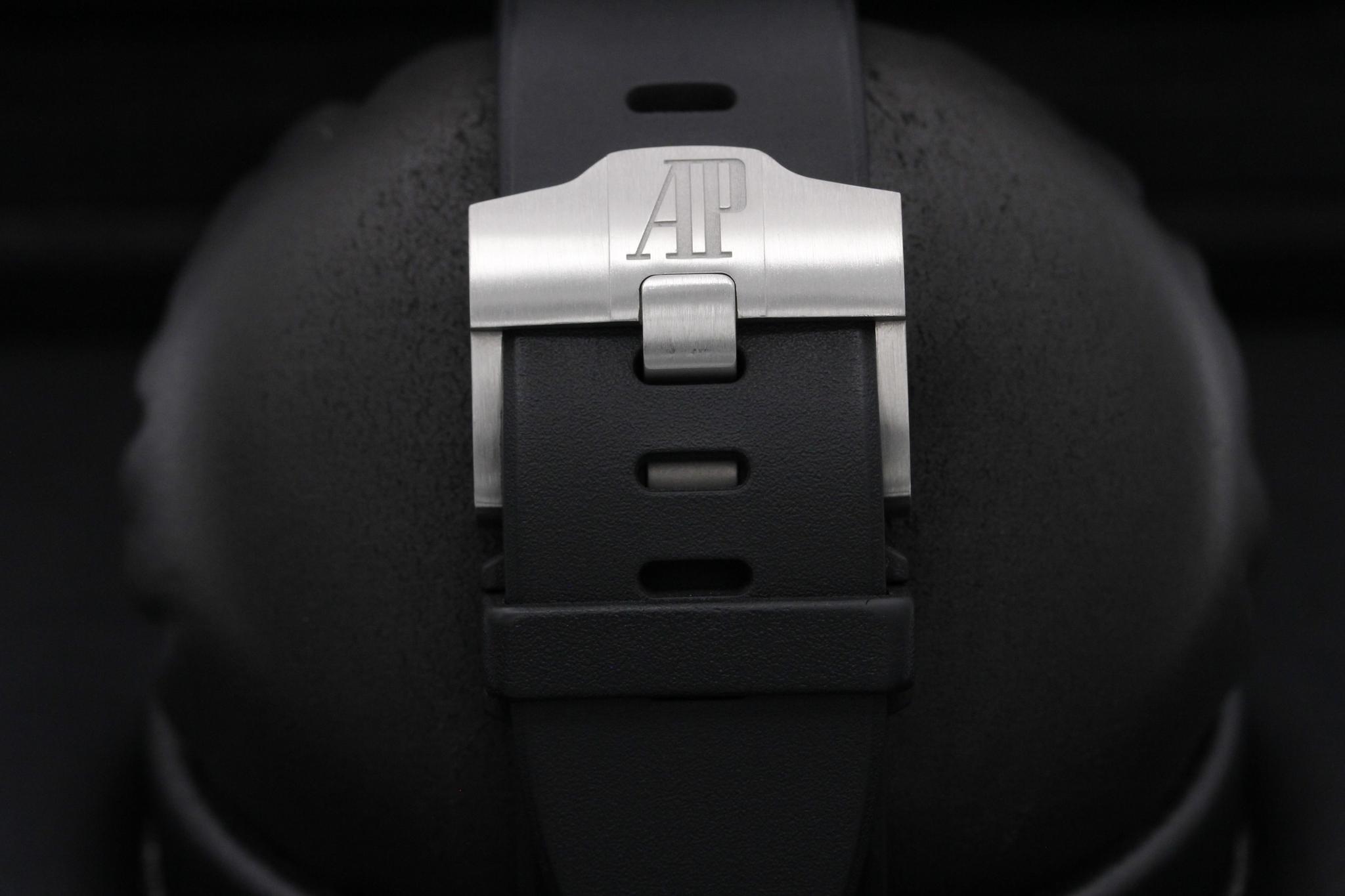 Watch Image 8