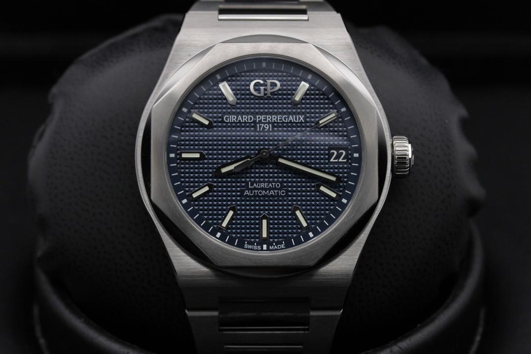 Girard Perregaux Laureato 81010-11-431-11A