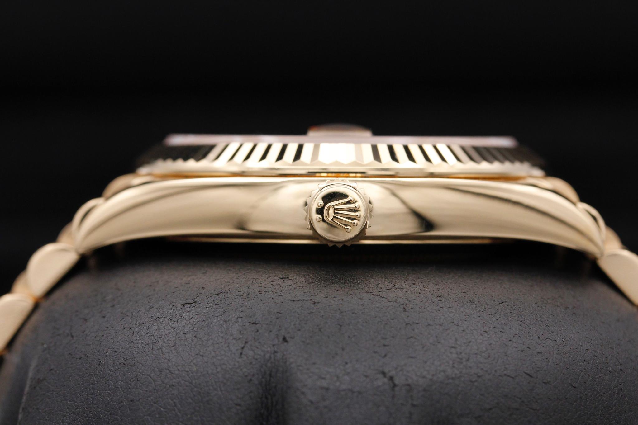 Watch Image 3