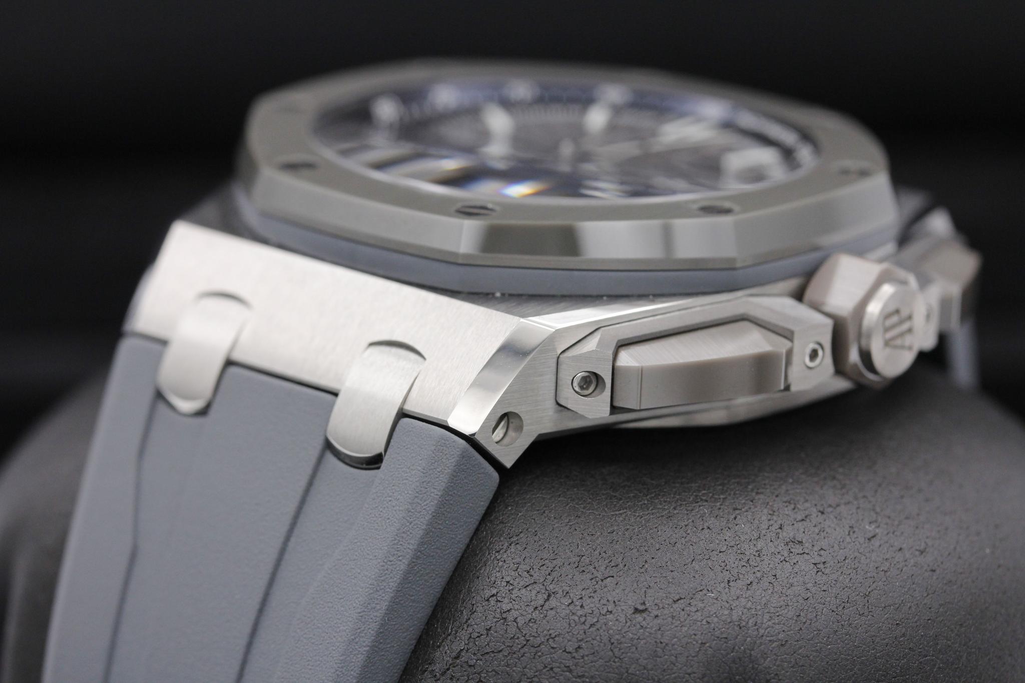 Watch Image 2