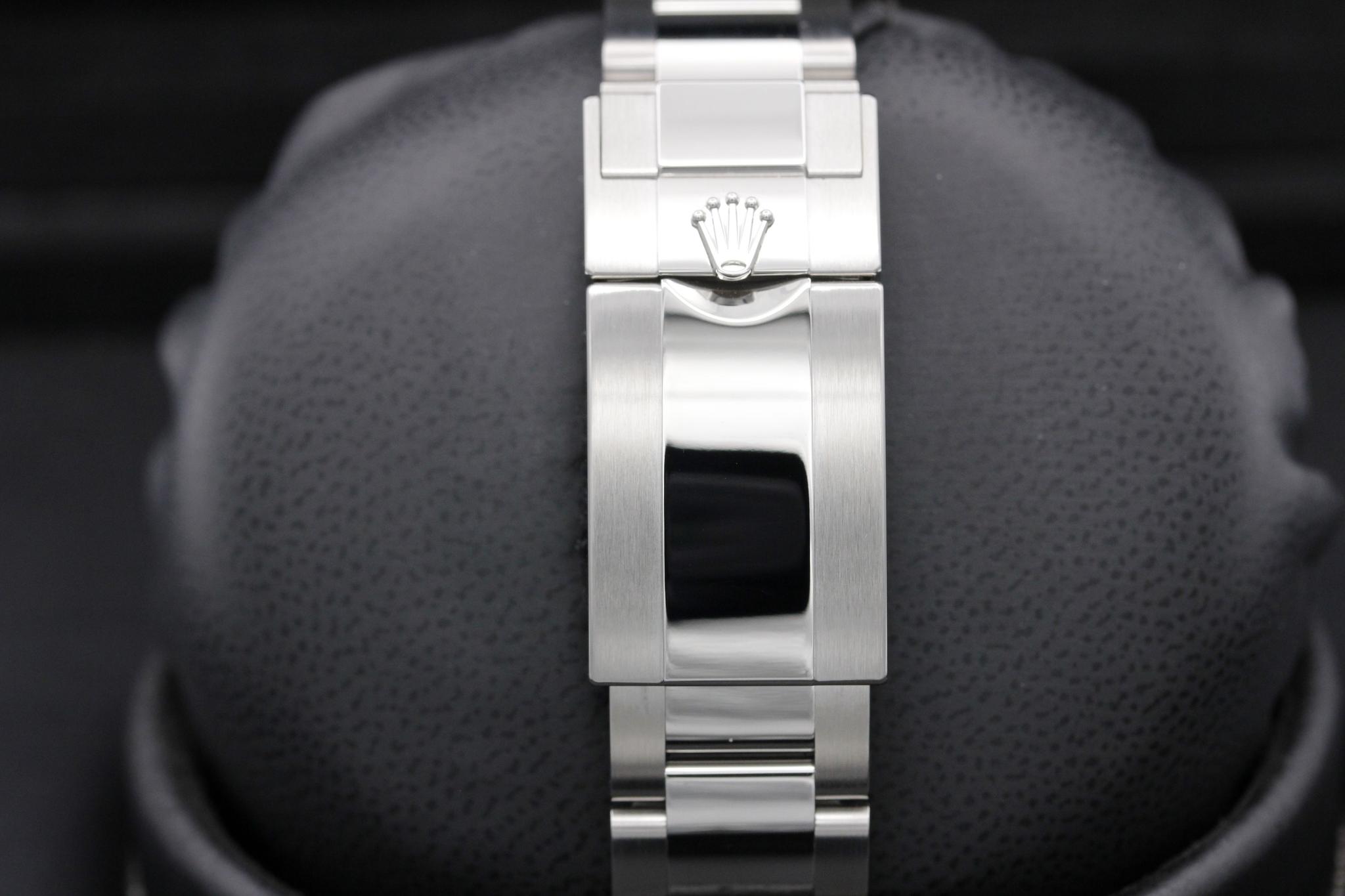Watch Image 8
