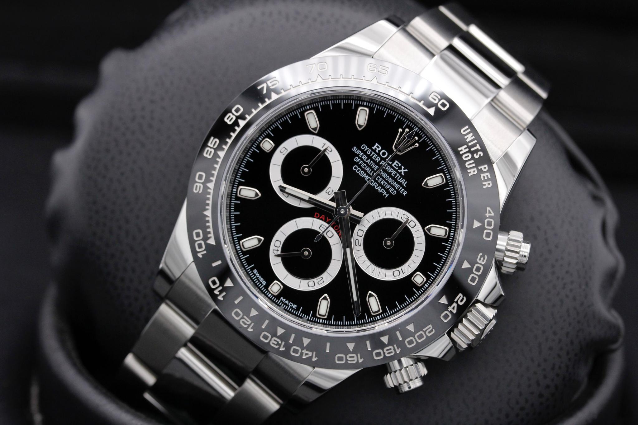 Watch Image 10