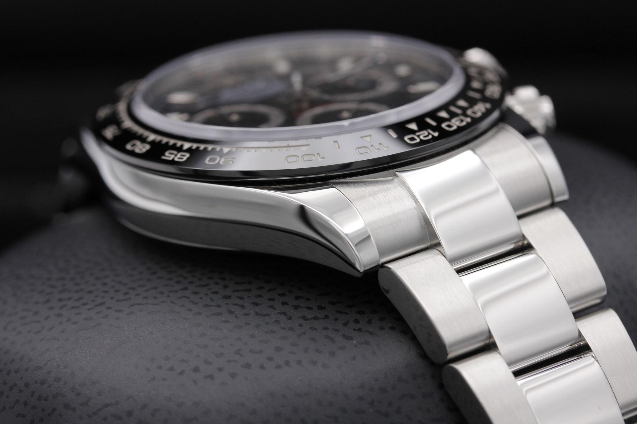 Watch Image 6