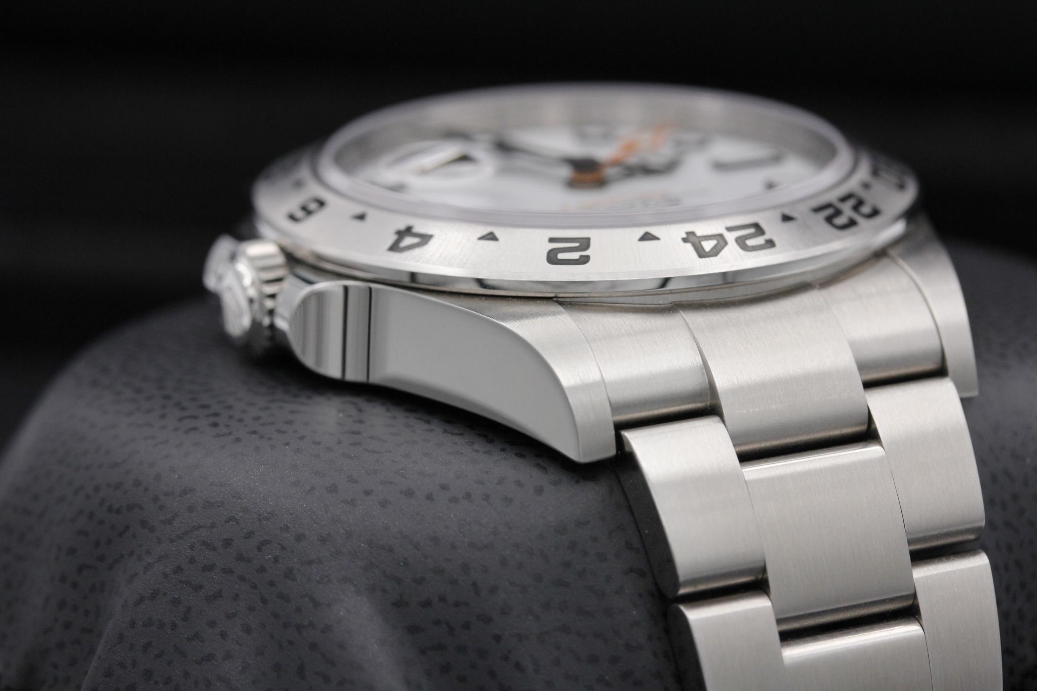 Watch Image 4
