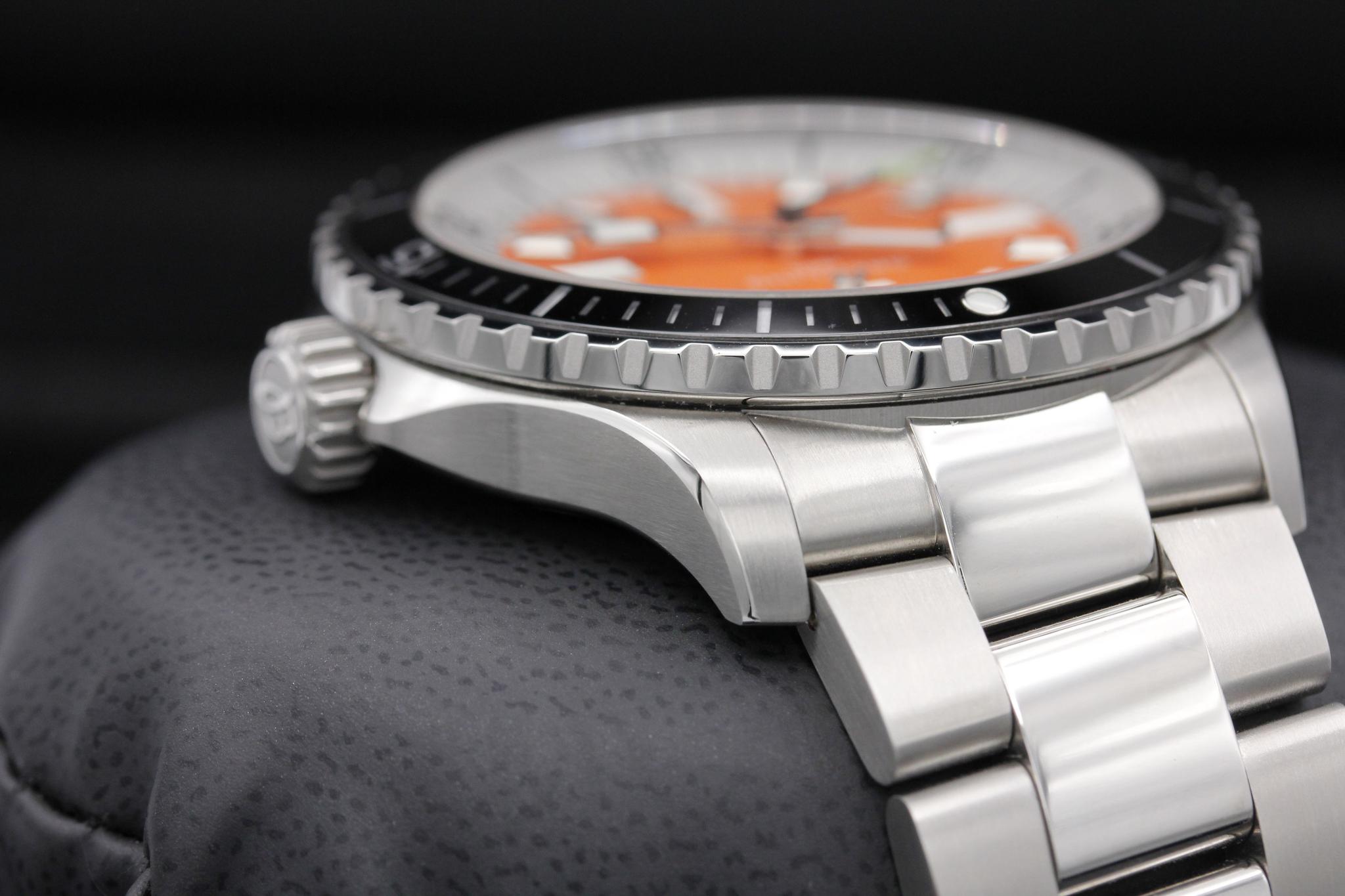 Watch Image 4