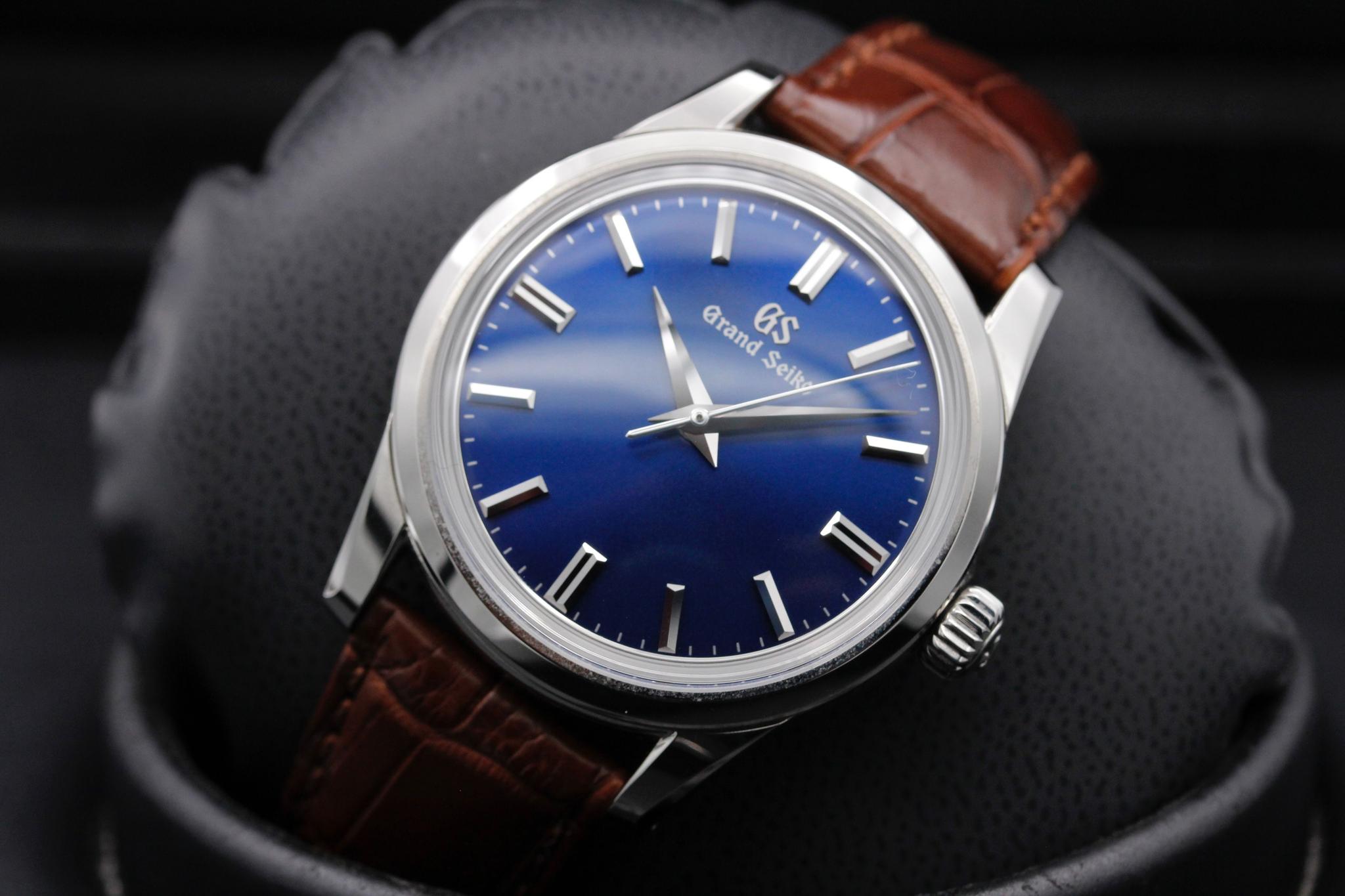 Watch Image 9