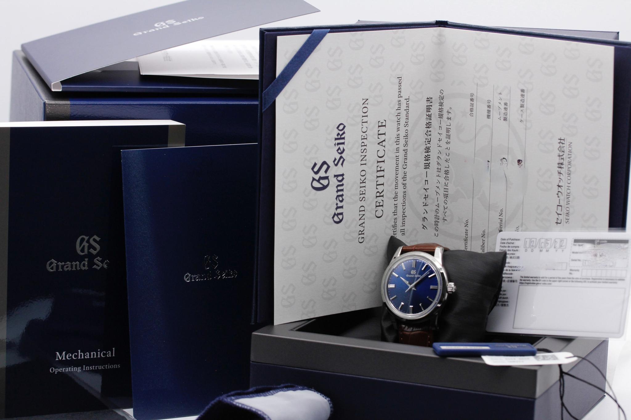 Watch Image 11
