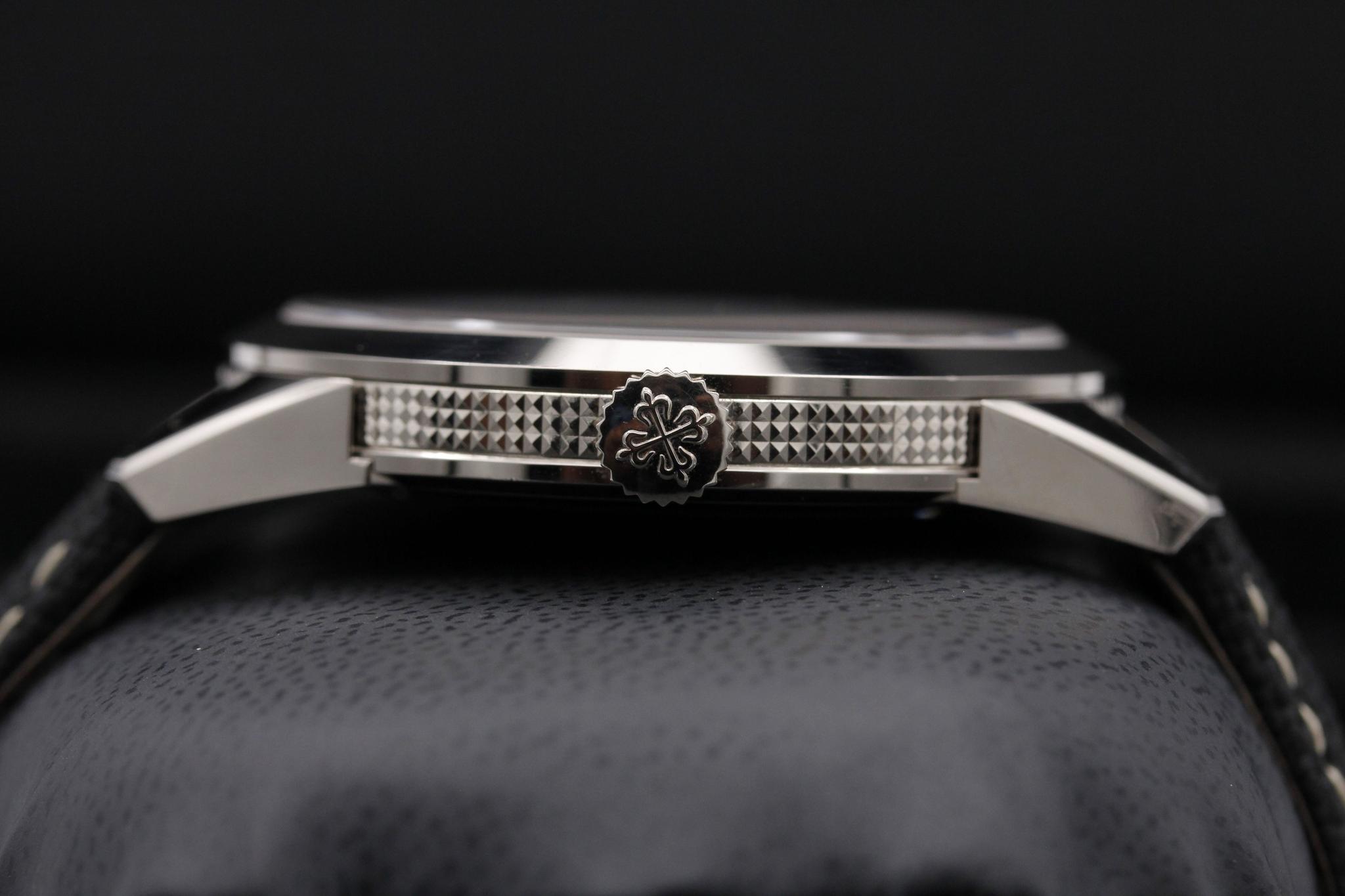 Watch Image 3