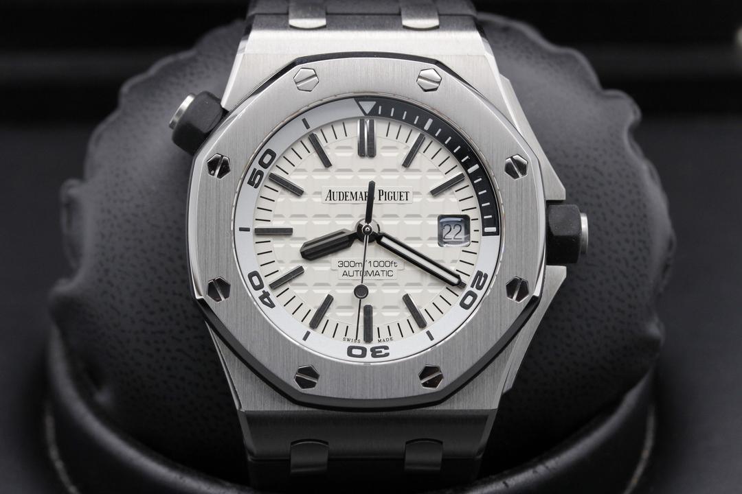 Audemars Piguet Royal Oak Offshore Diver 15710st.oo.a010ca.01