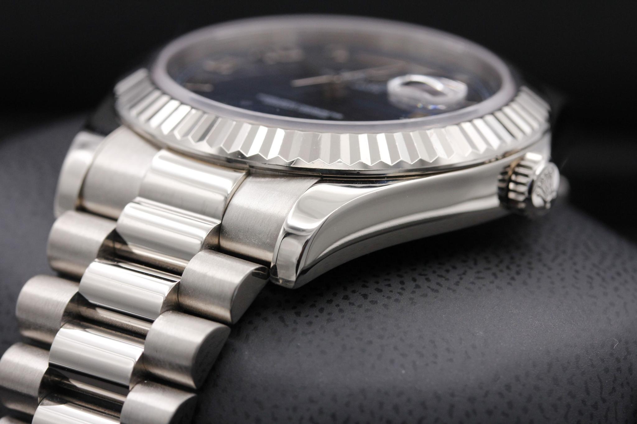 Watch Image 2