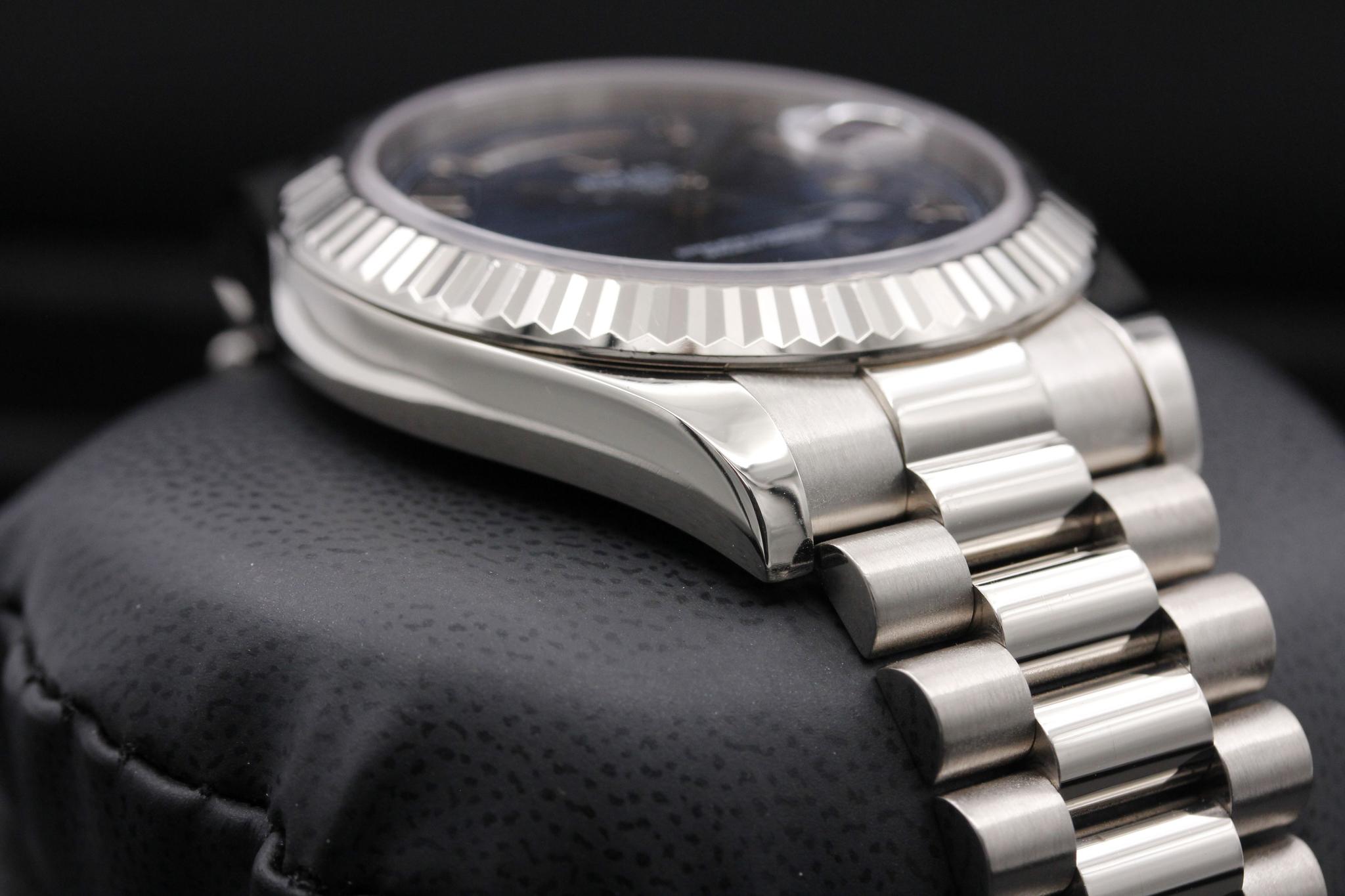 Watch Image 6
