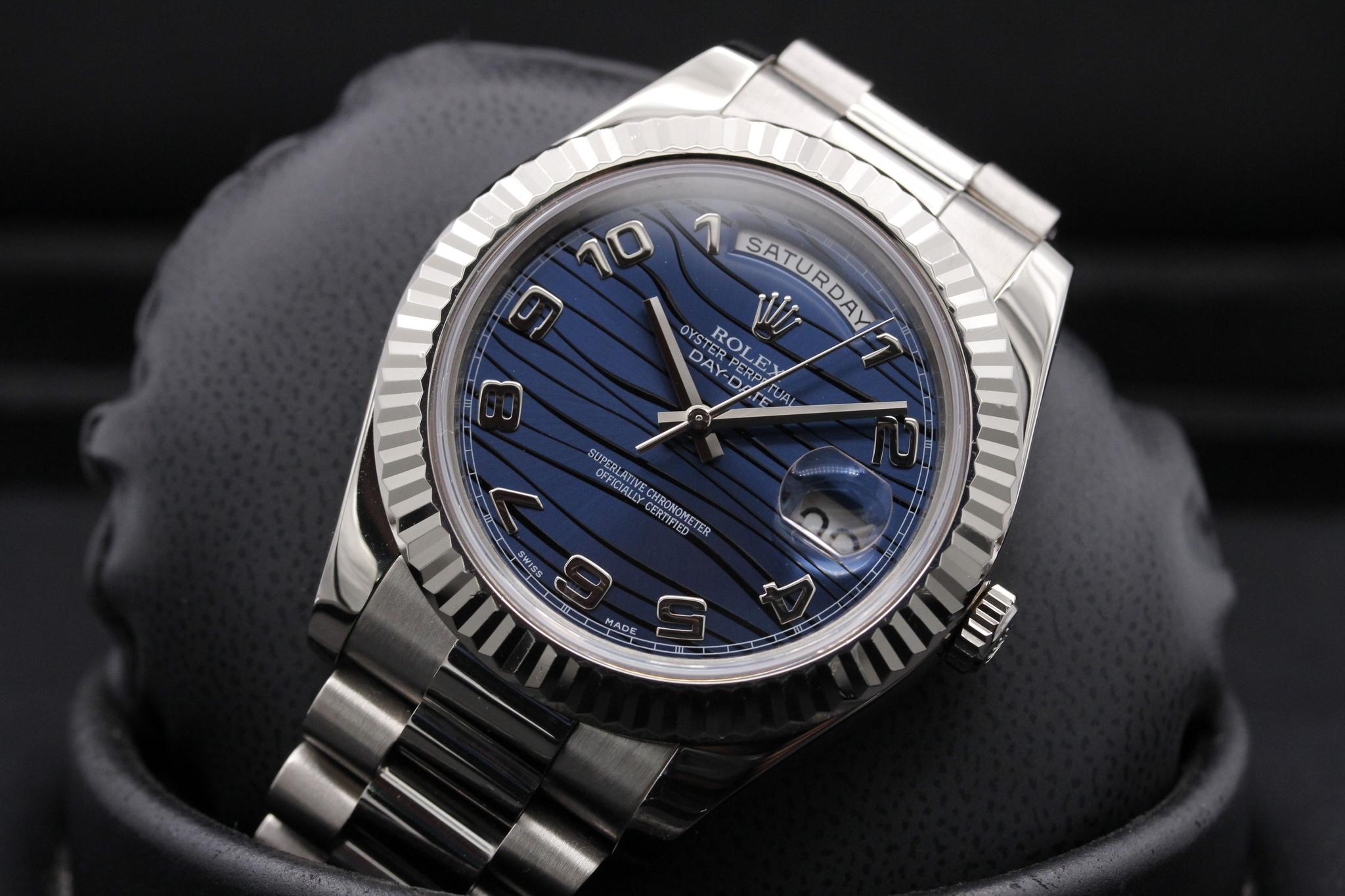 Watch Image 10