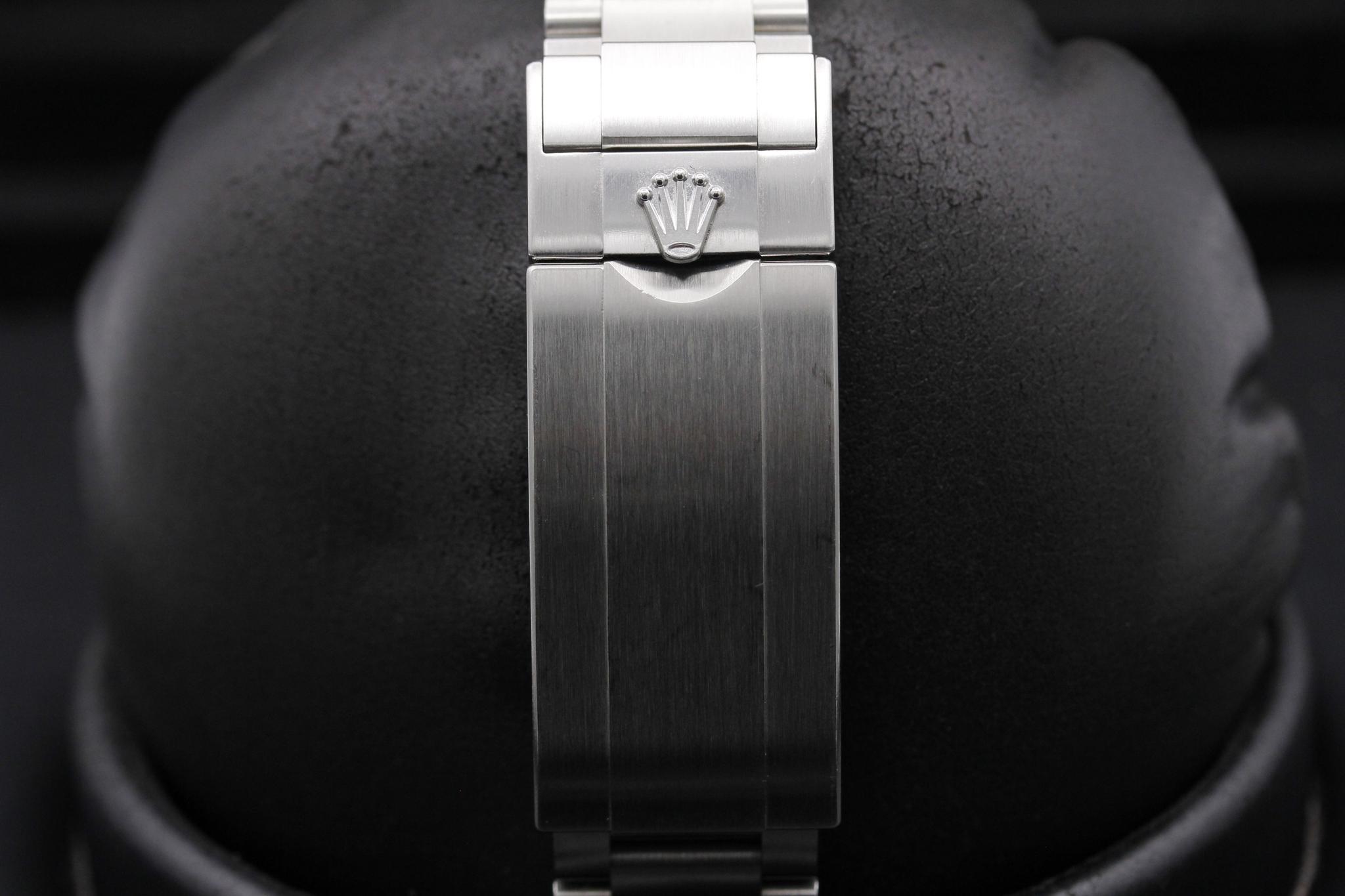 Watch Image 8