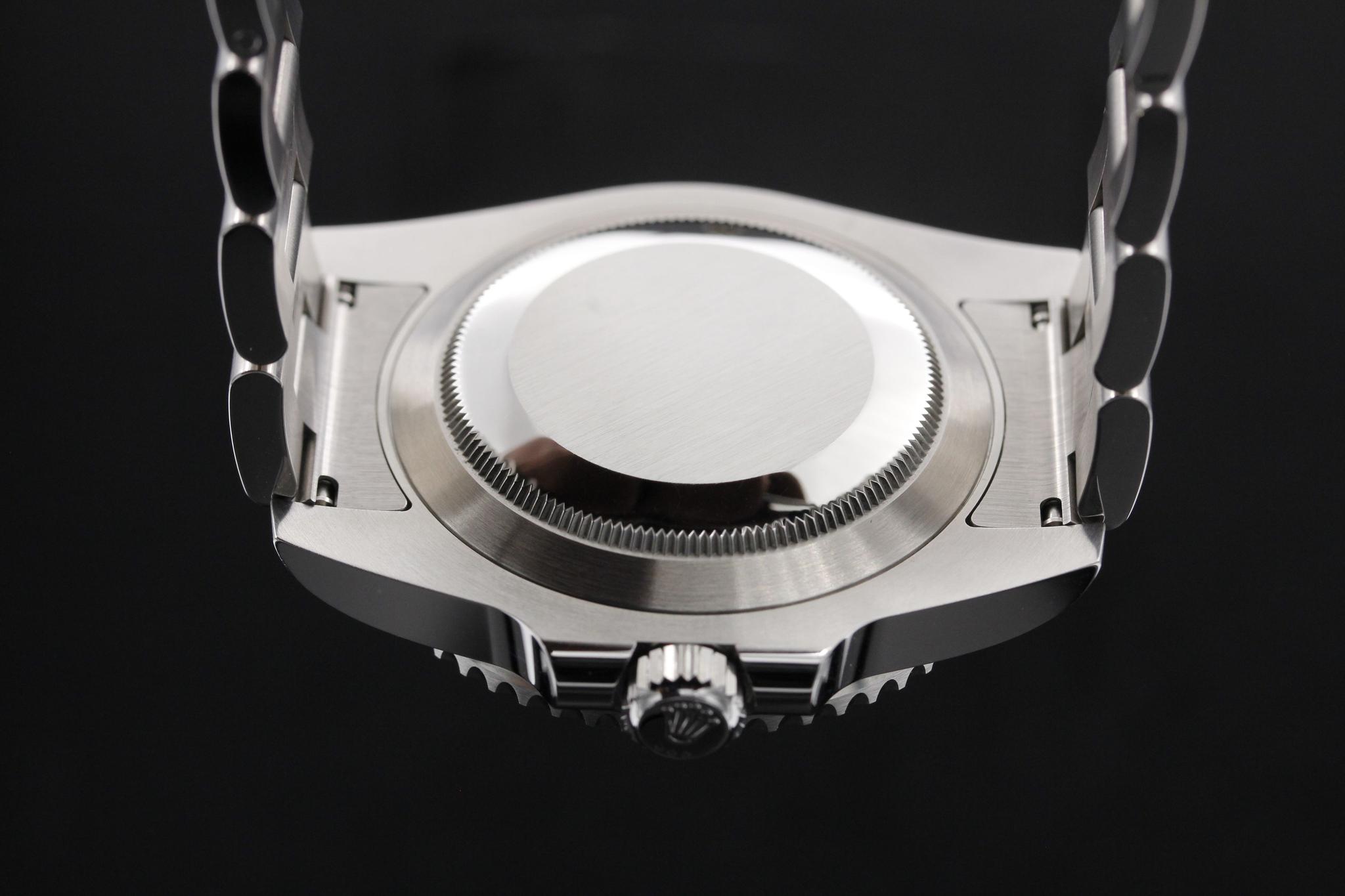 Watch Image 7