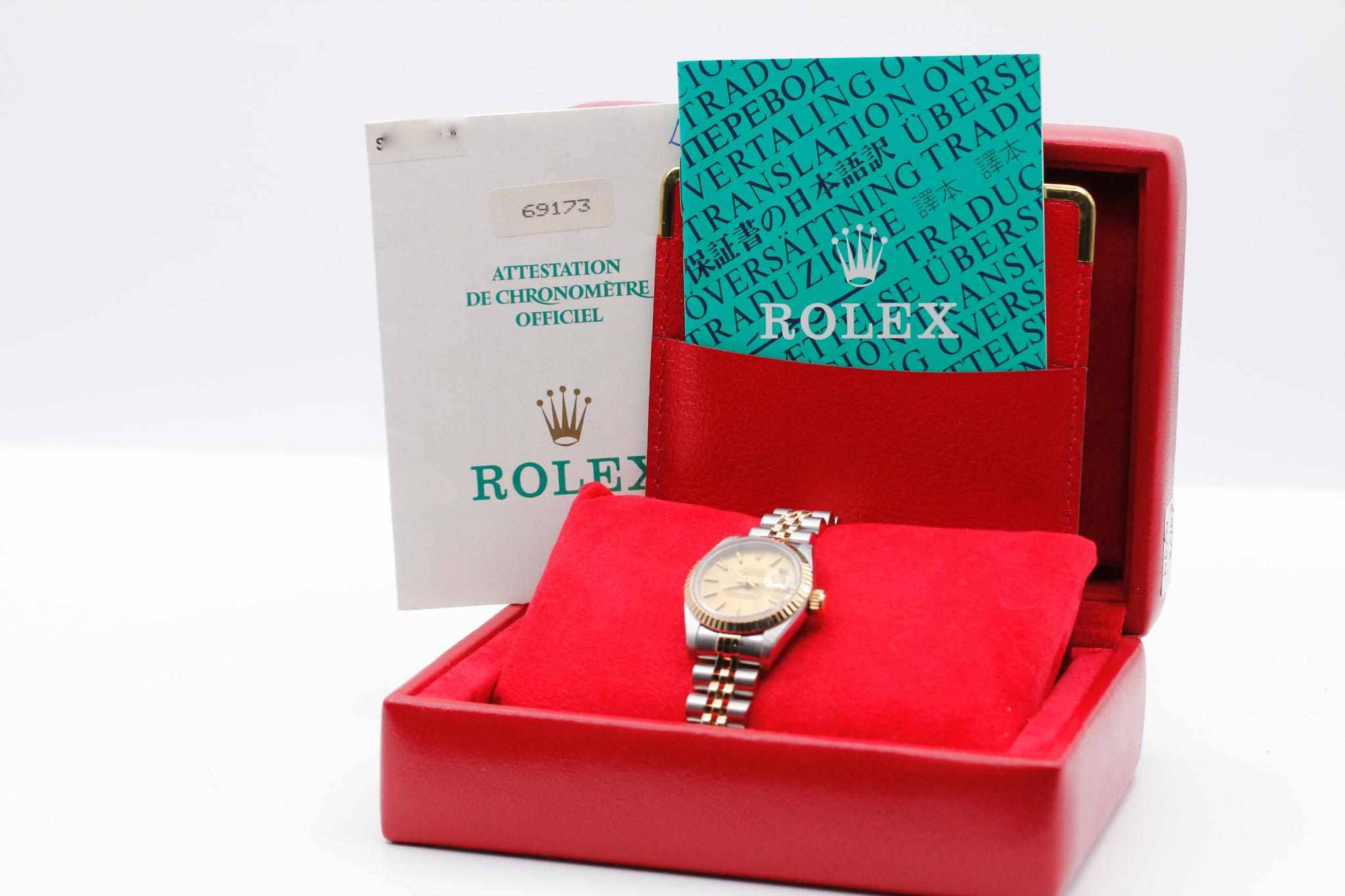 Watch Image 12