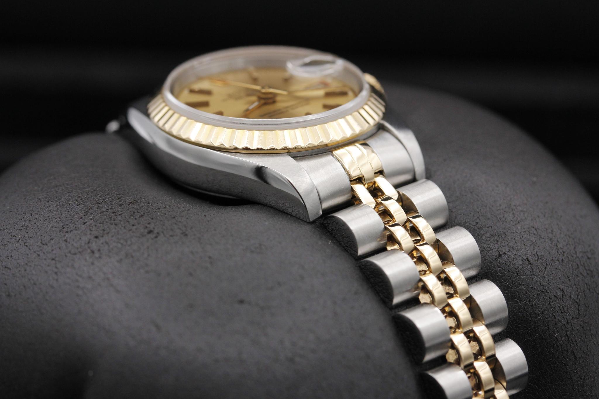 Watch Image 6