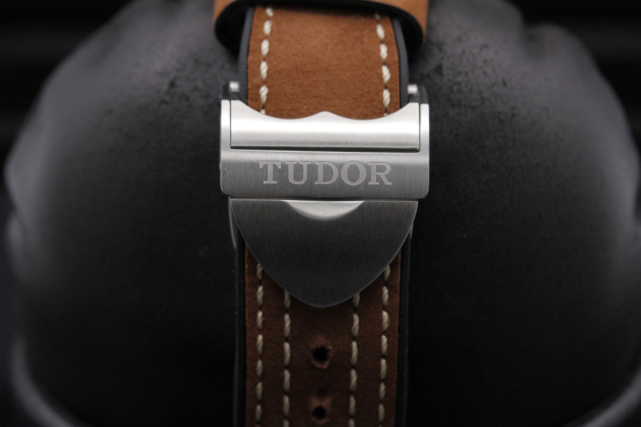 Watch Image 8