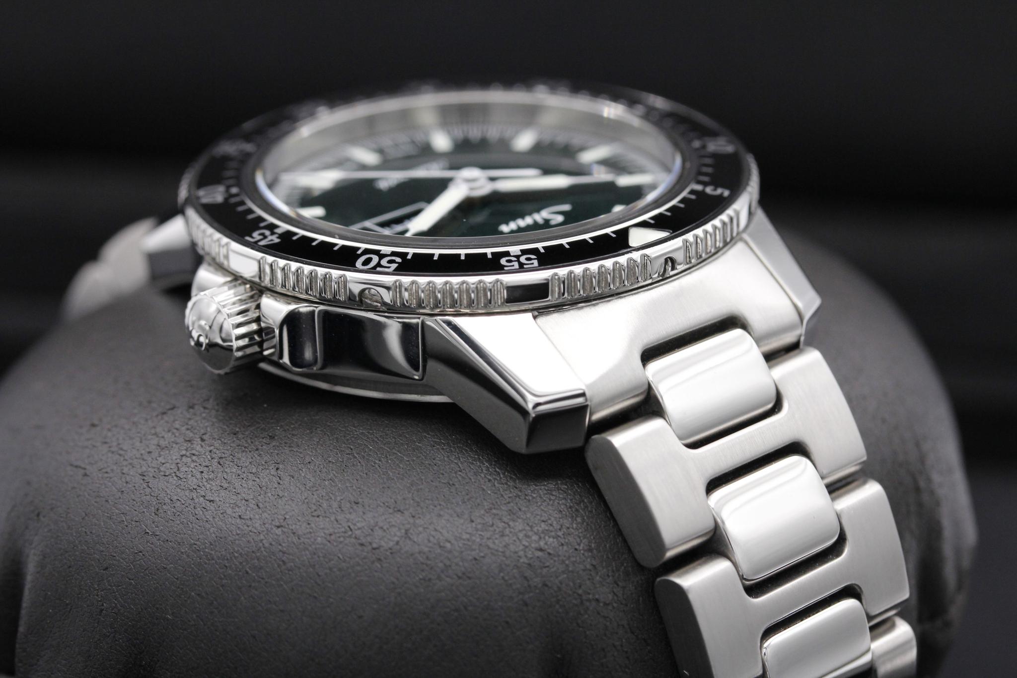 Watch Image 4