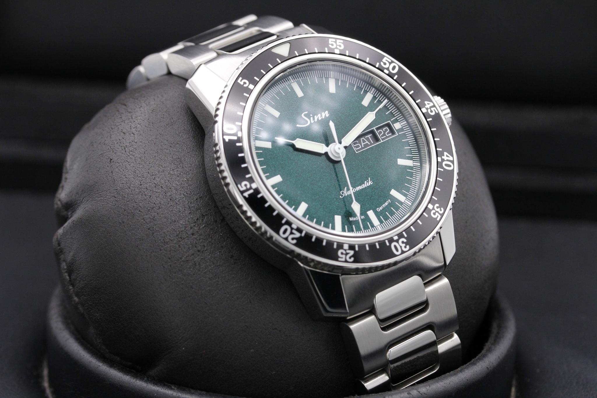 Watch Image 10
