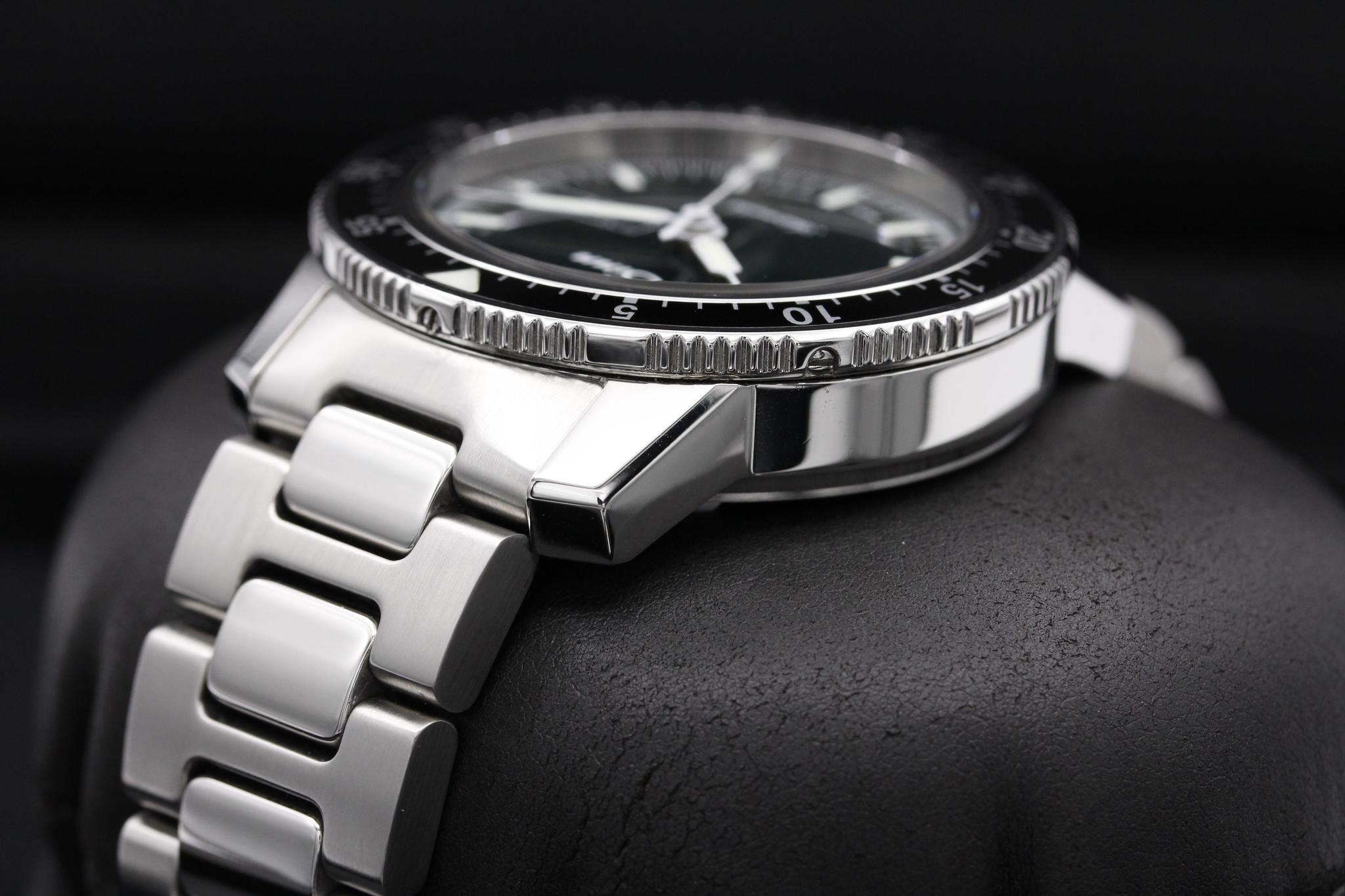 Watch Image 5