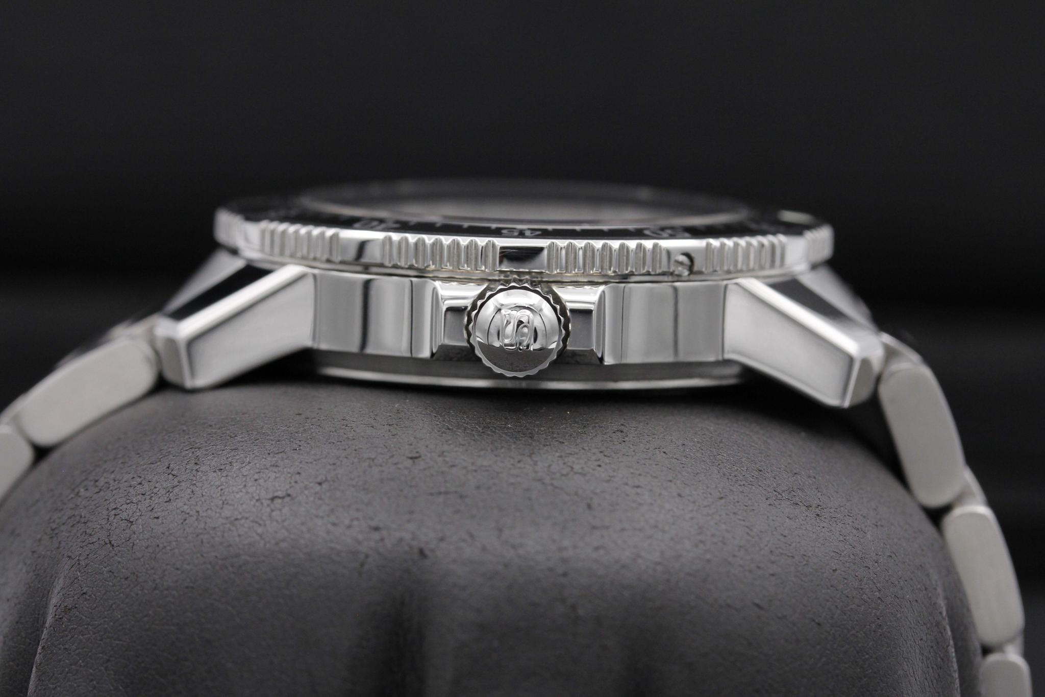 Watch Image 3