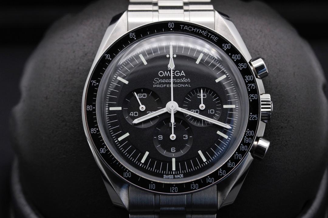 Omega Speedmaster Moonwatch  310.30.42.50.01.001