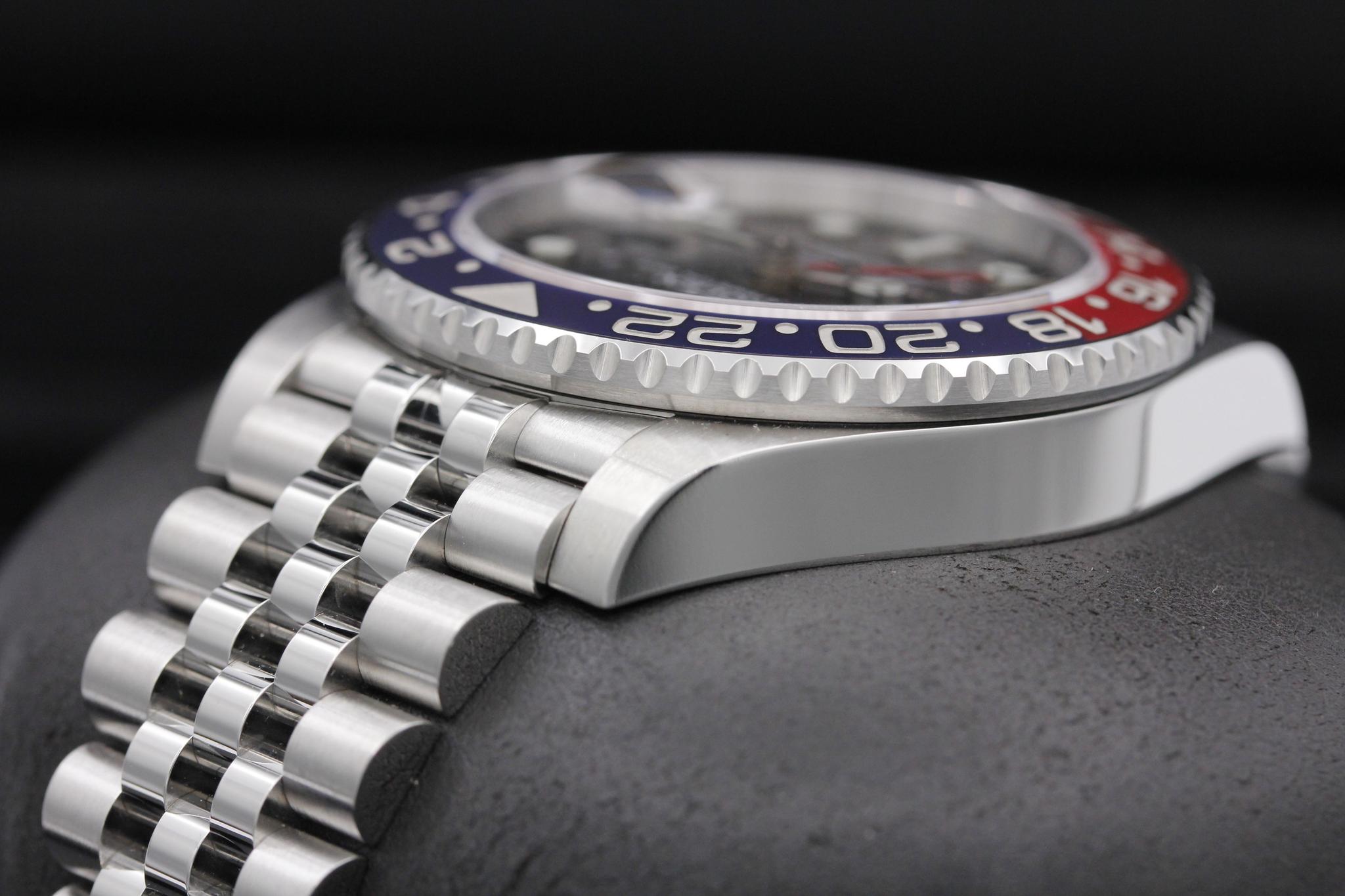Watch Image 5