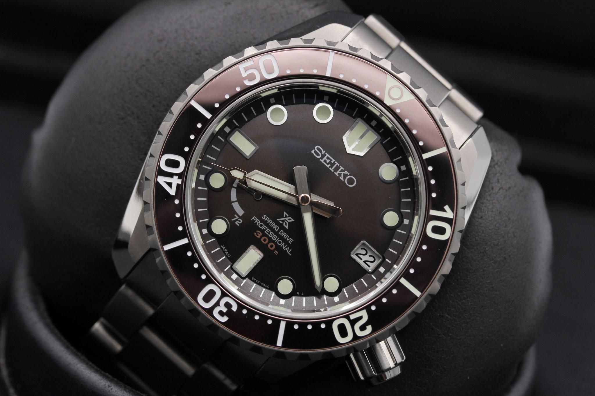 Watch Image 10