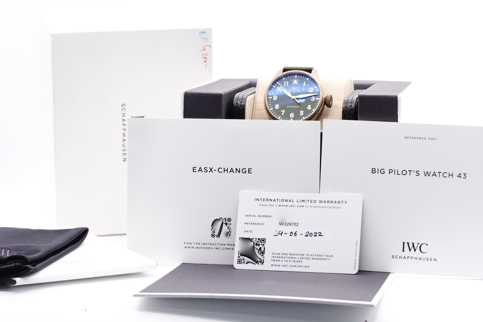Watch Image 11