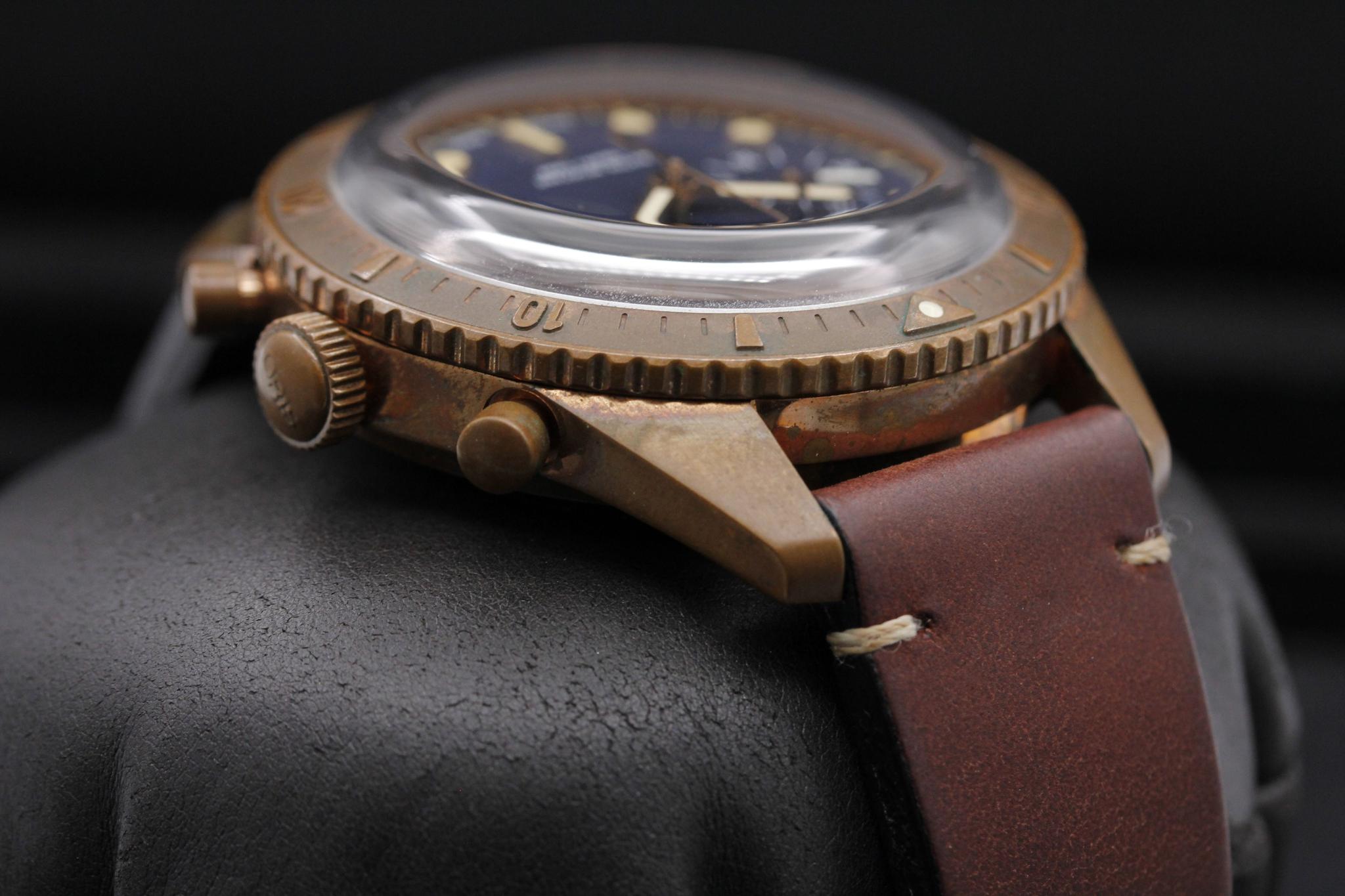 Watch Image 4