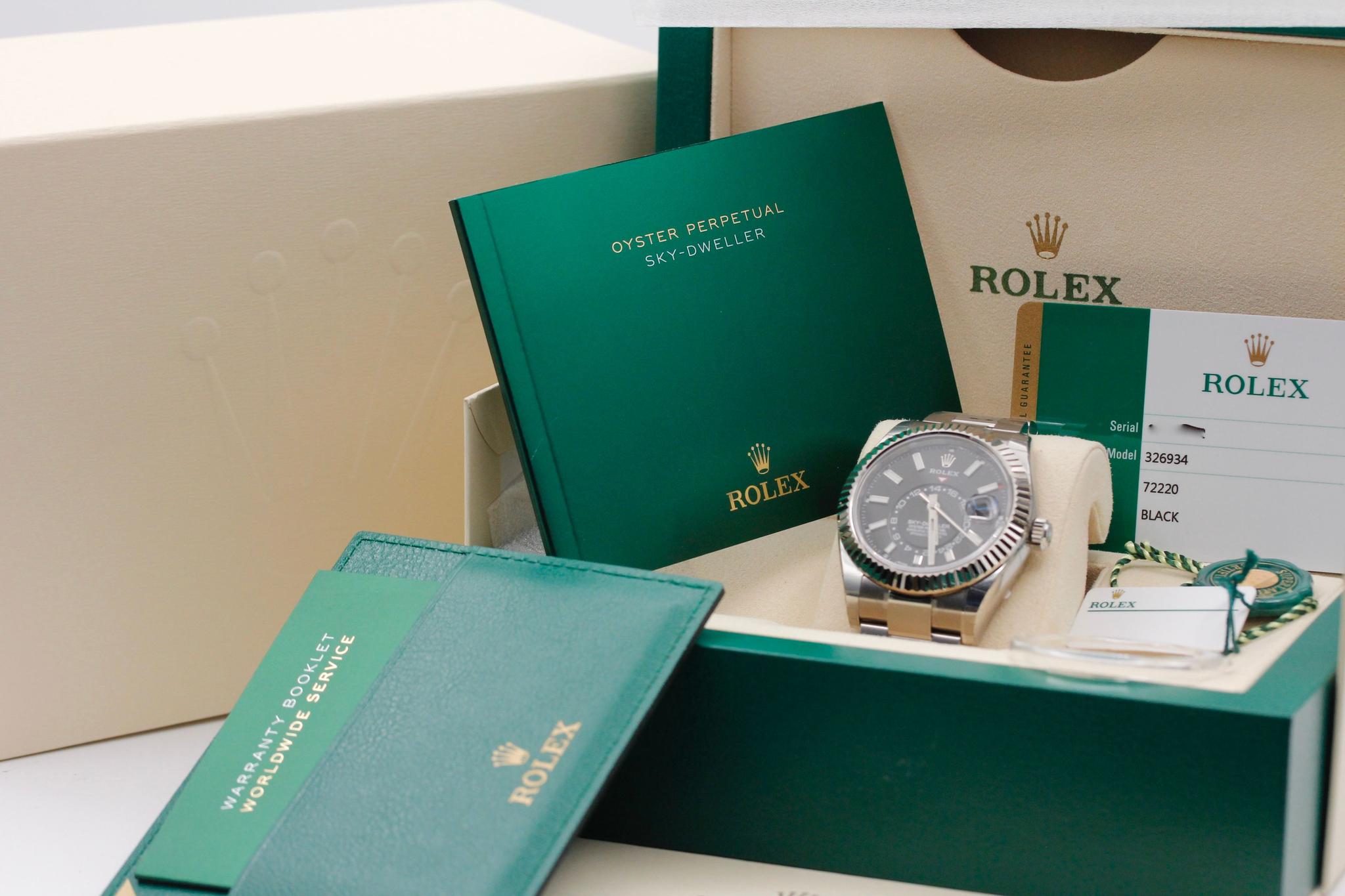 Watch Image 11